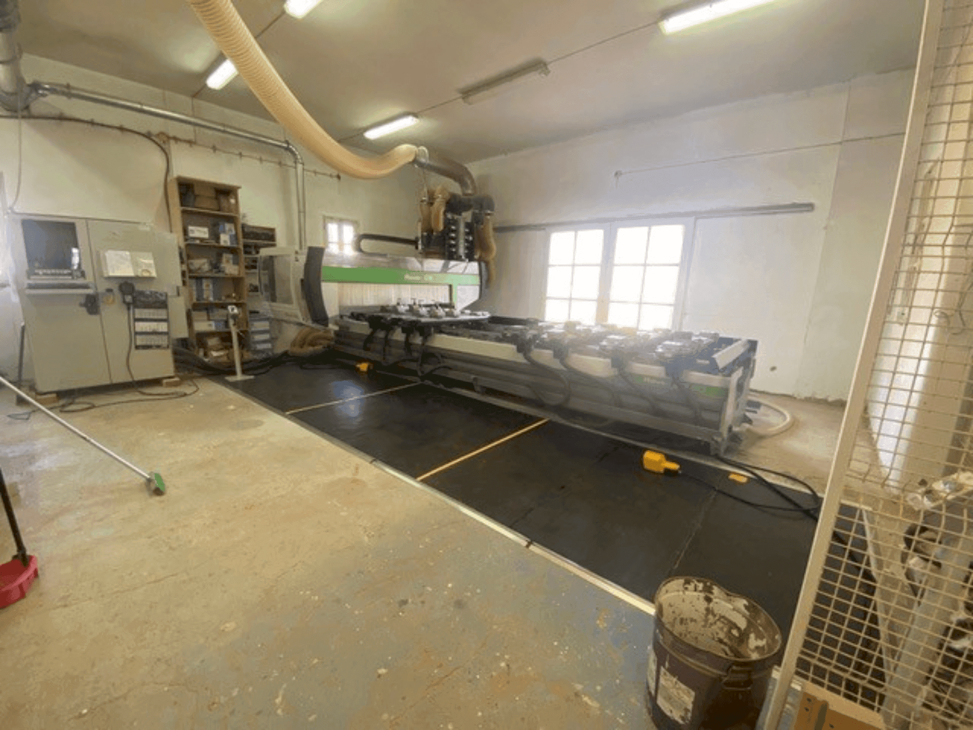 Frontansicht der BIESSE ROVER C 9.50  Maschine