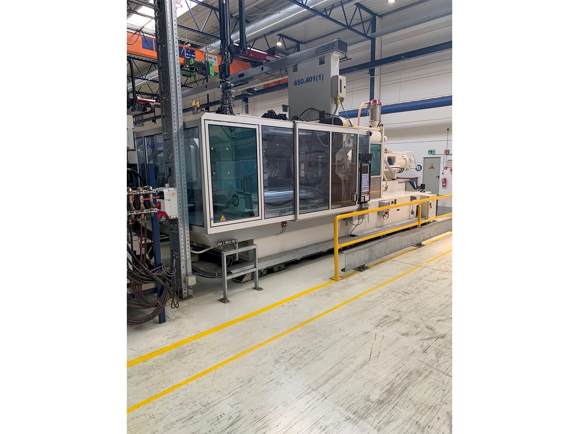 Frontansicht der Krauss Maffei 650-2700-520 CL  Maschine