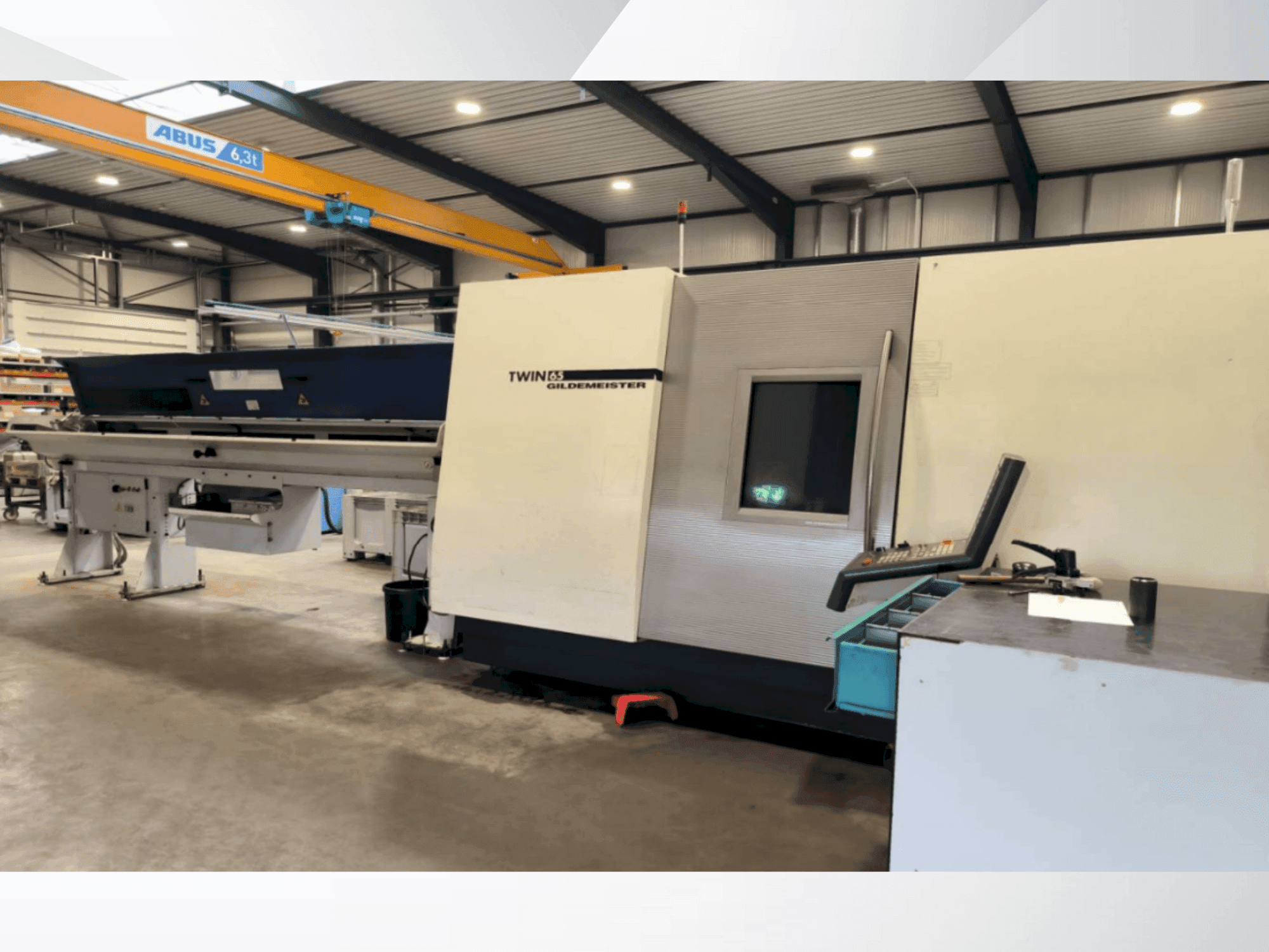 Frontansicht der DMG Gildemeister Twin 65  Maschine