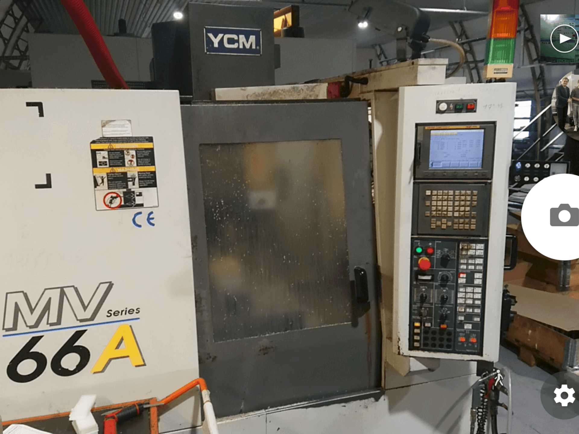 Frontansicht der YCM MV66A  Maschine