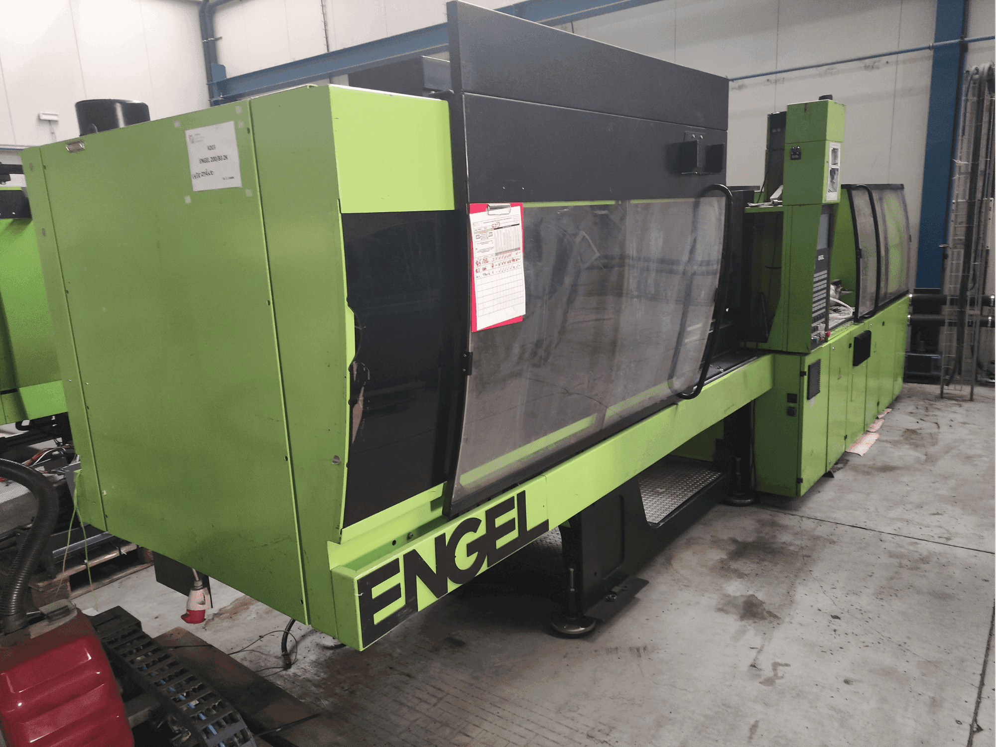 Frontansicht der Engel Victory 750/200 Tech  Maschine