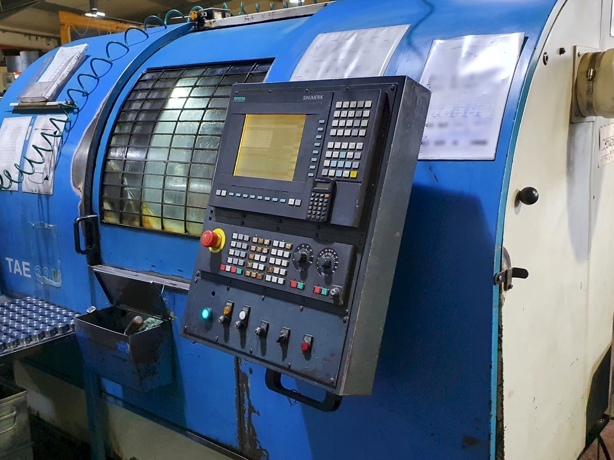 Frontansicht der AFM TAE-30N  Maschine