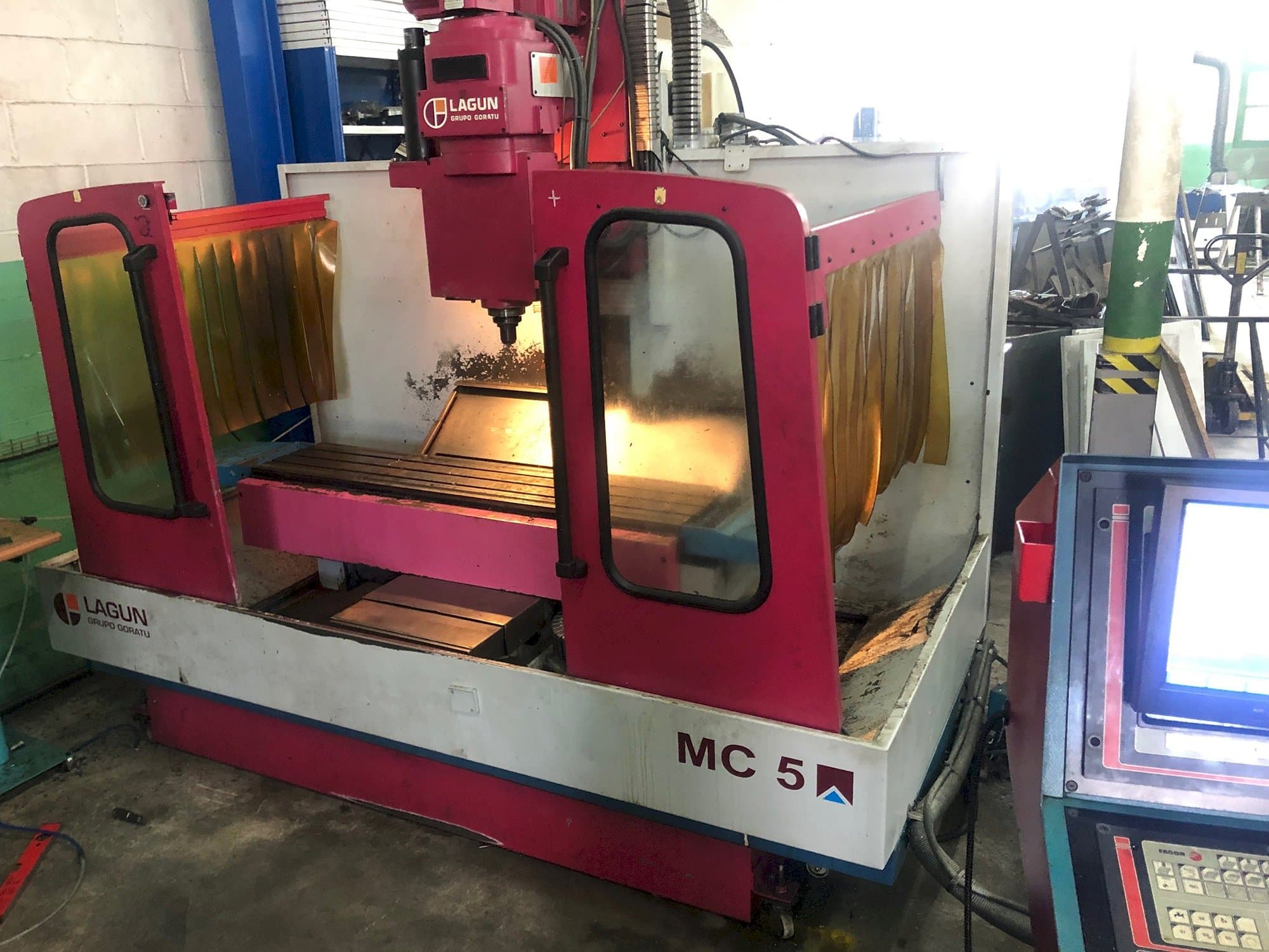 Frontansicht der LAGUN MC 5  Maschine