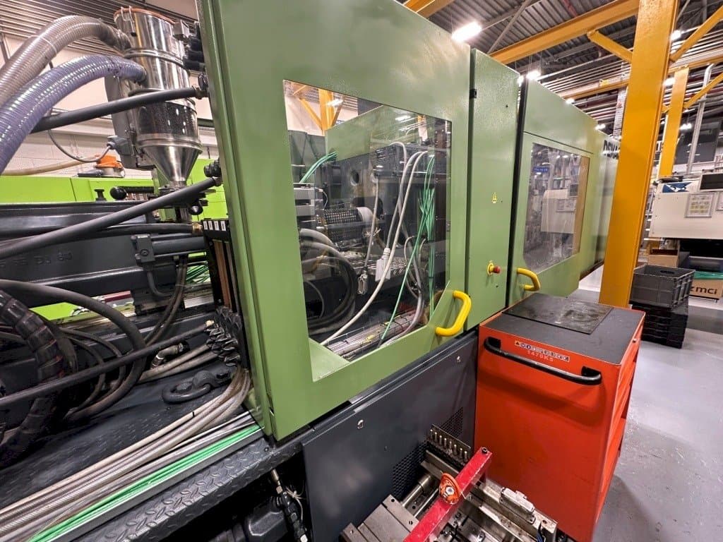 Linke Seitenansicht der DEMAG Ergotech 200-840 Compact Maschine