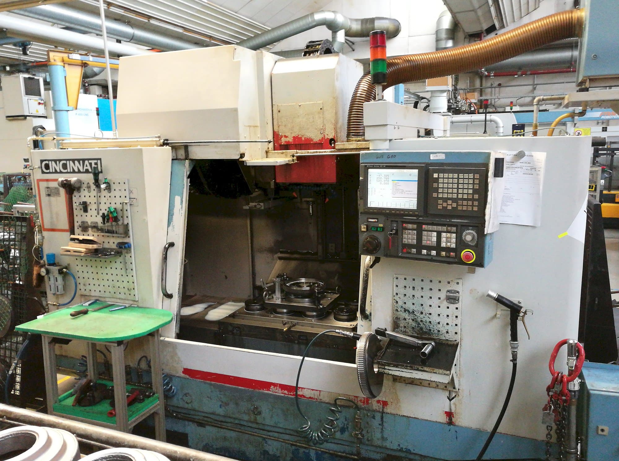 Frontansicht der Cincinnati Sabre 1000 Maschine