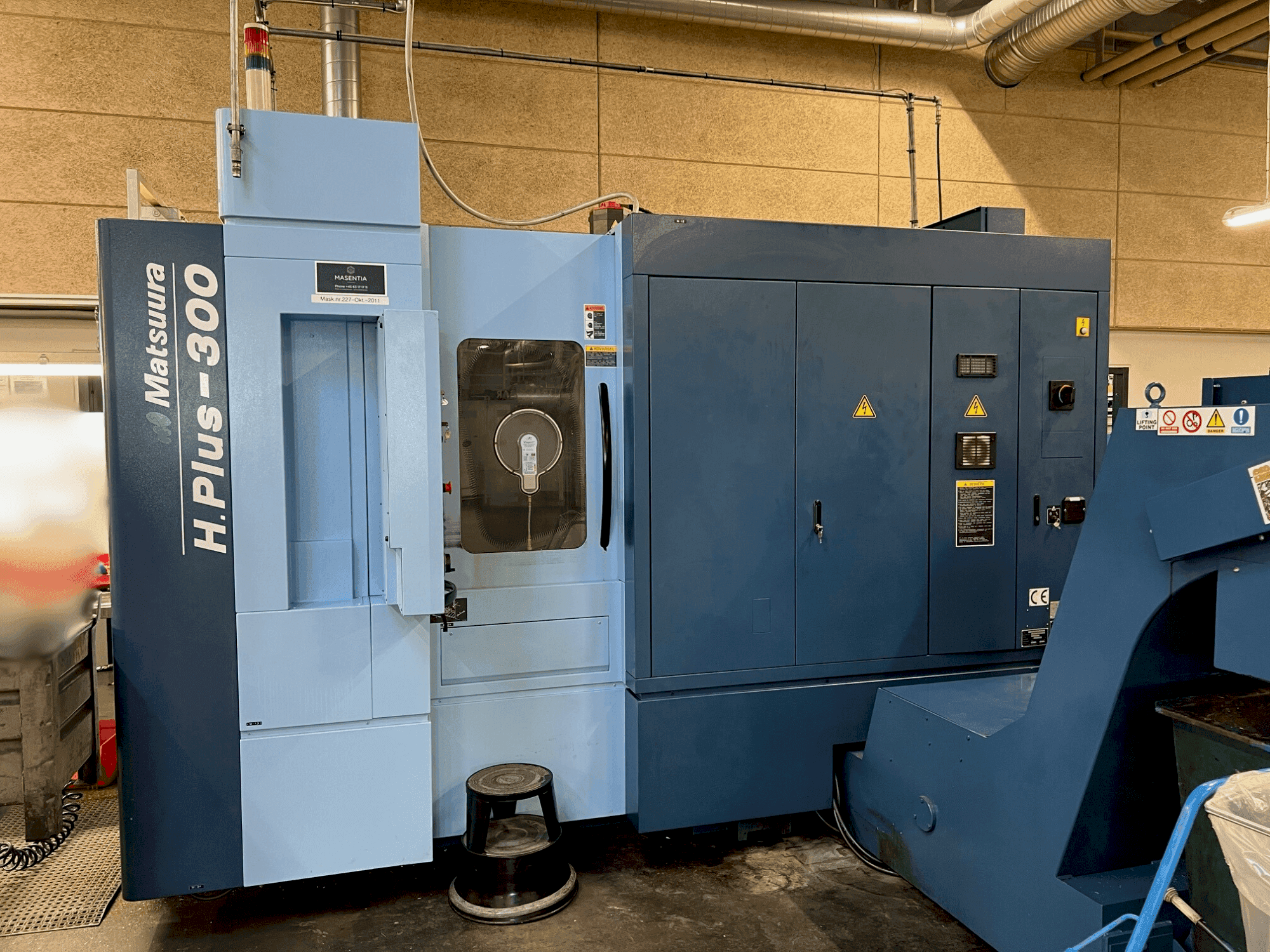 Frontansicht der Matsuura H.PLUS-300  Maschine