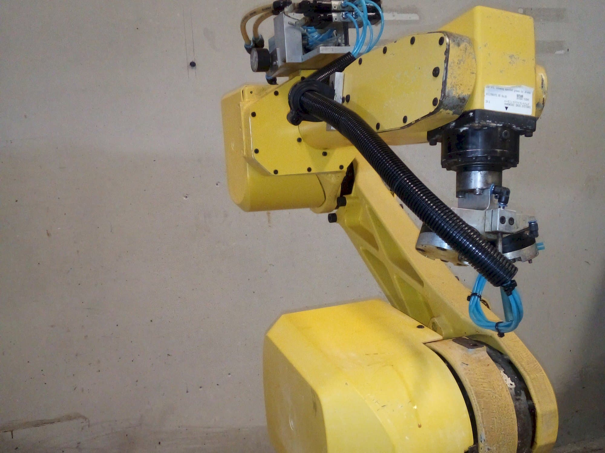 Frontansicht der FANUC M-6iB  Maschine