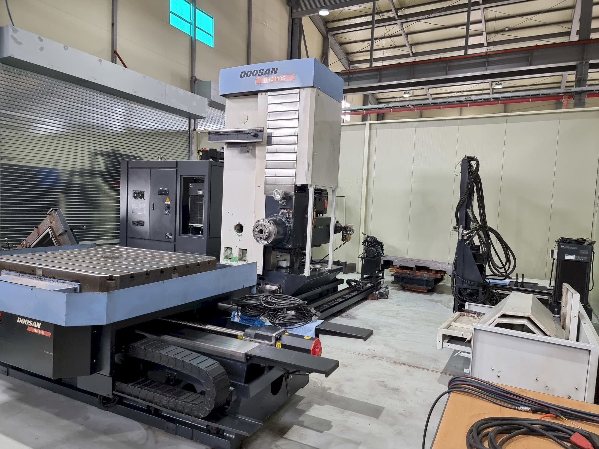 Frontansicht der Doosan DBC 110S  Maschine