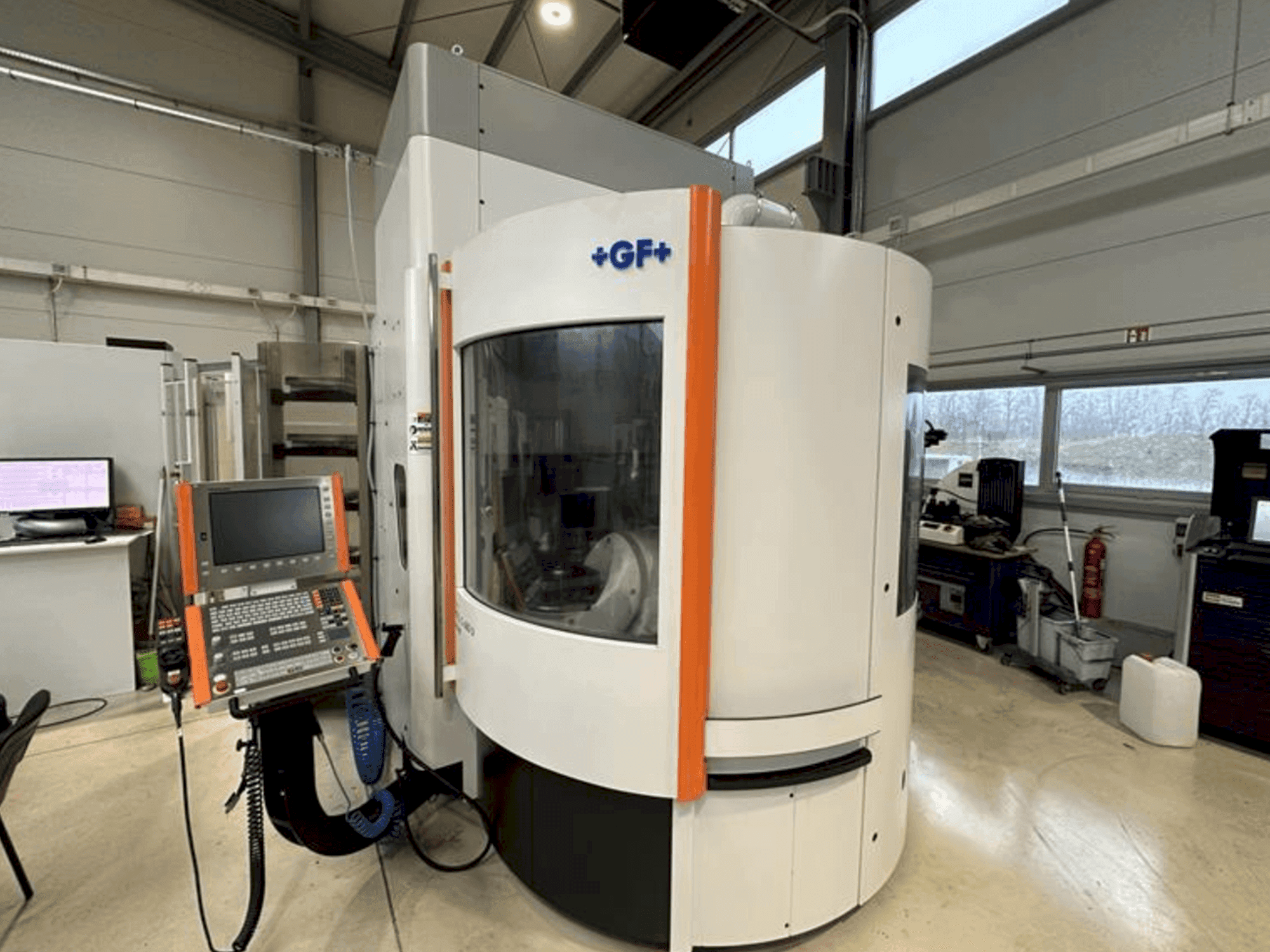 Frontansicht der MIKRON Mill S 600 U  Maschine