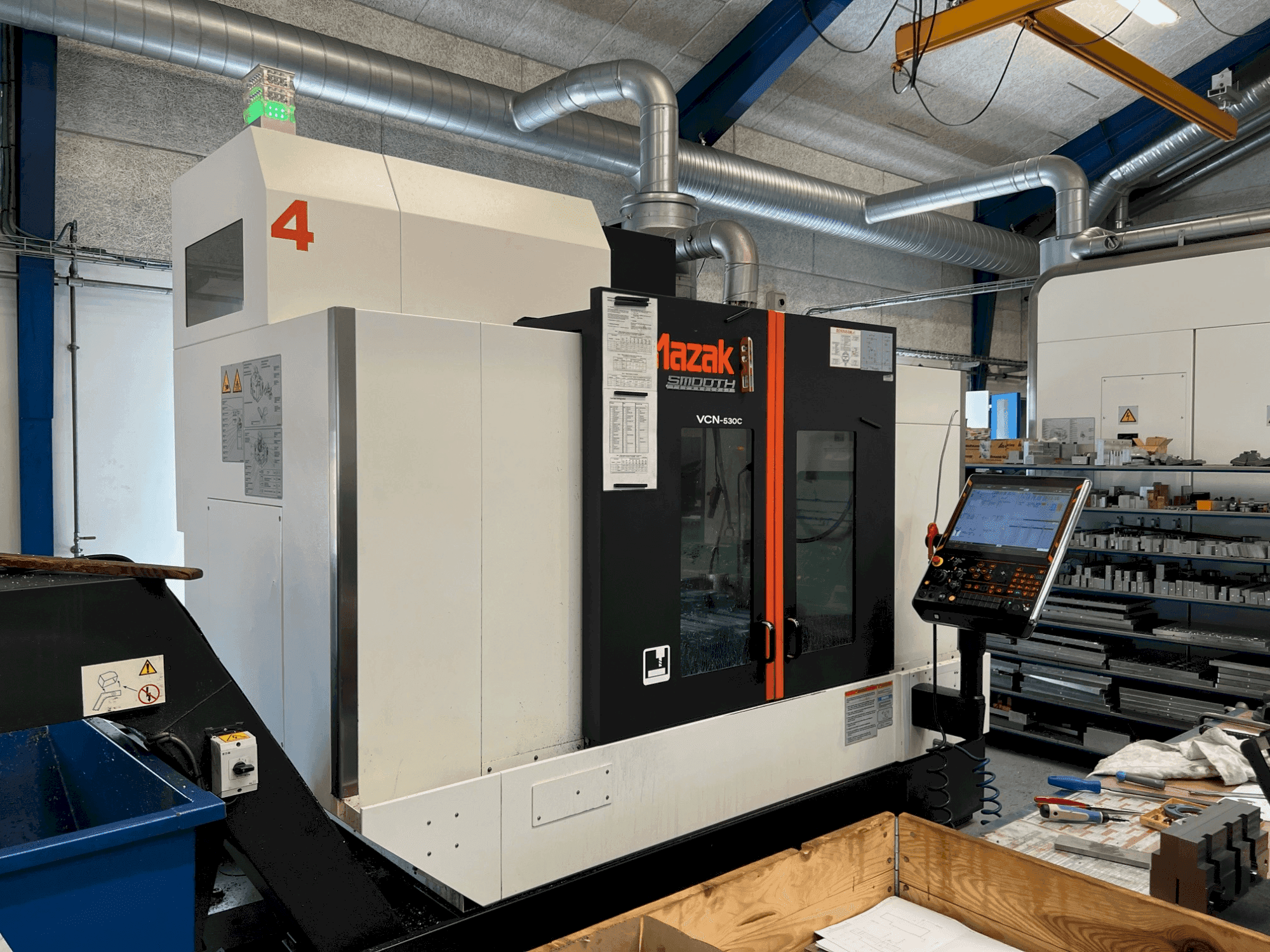 Frontansicht der Mazak VCN-530C  Maschine
