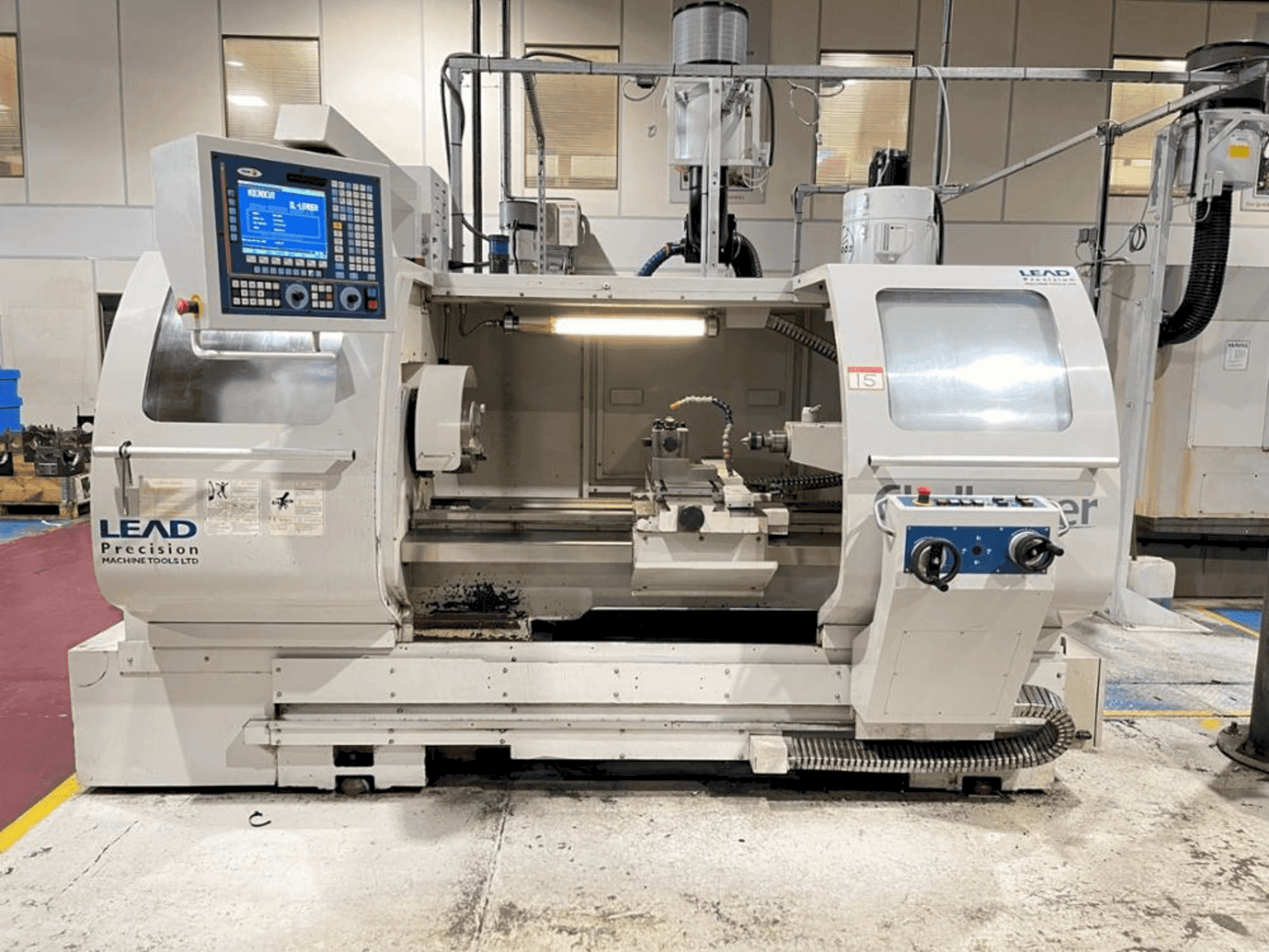 Frontansicht der MICROCUT Challenger BNC-1840  Maschine