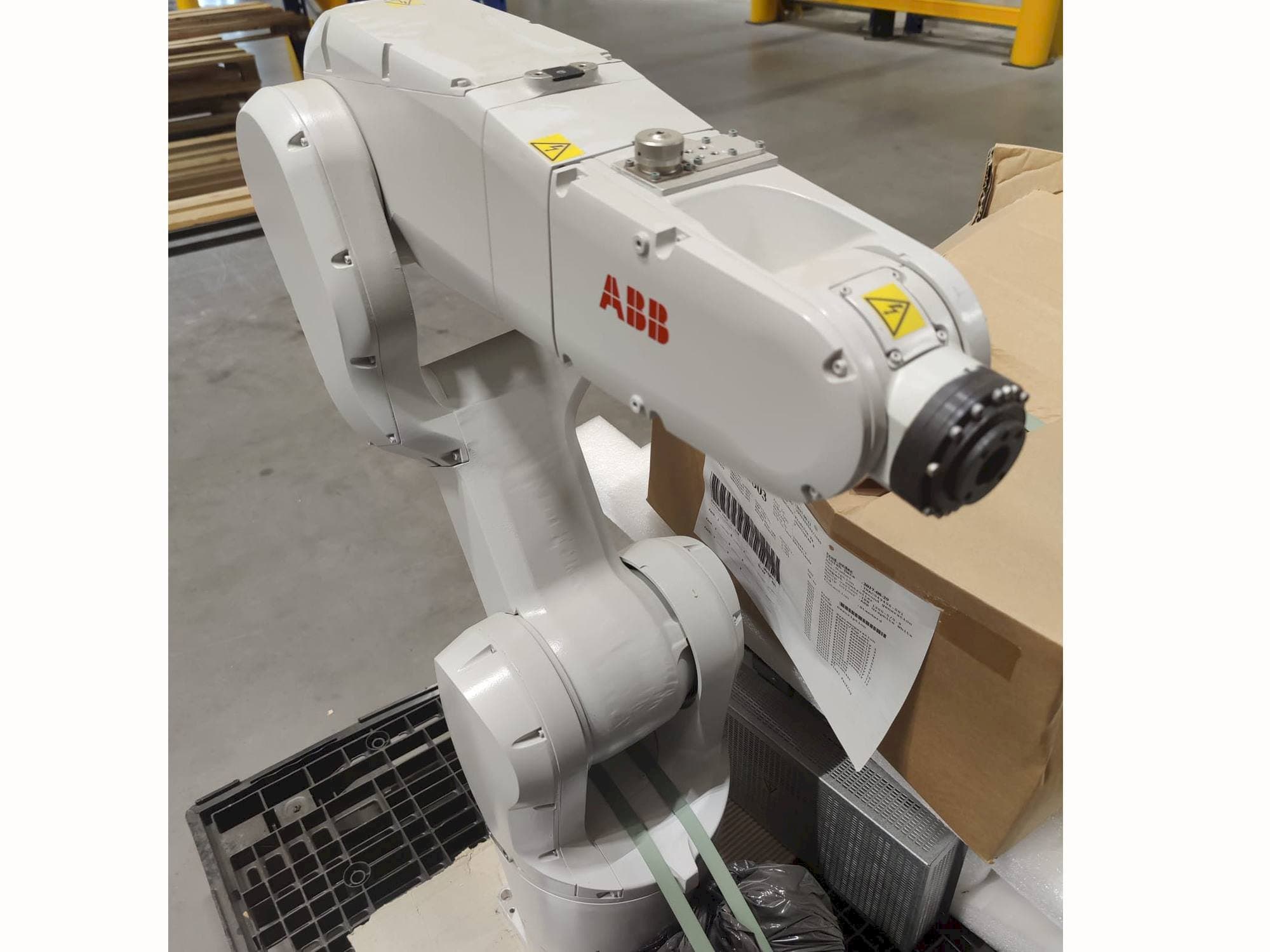 Frontansicht der ABB IRB1200  Maschine