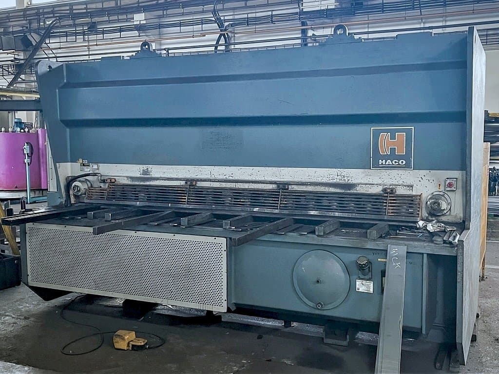 Frontansicht der HACO HSLX 3016/18 SAB Maschine