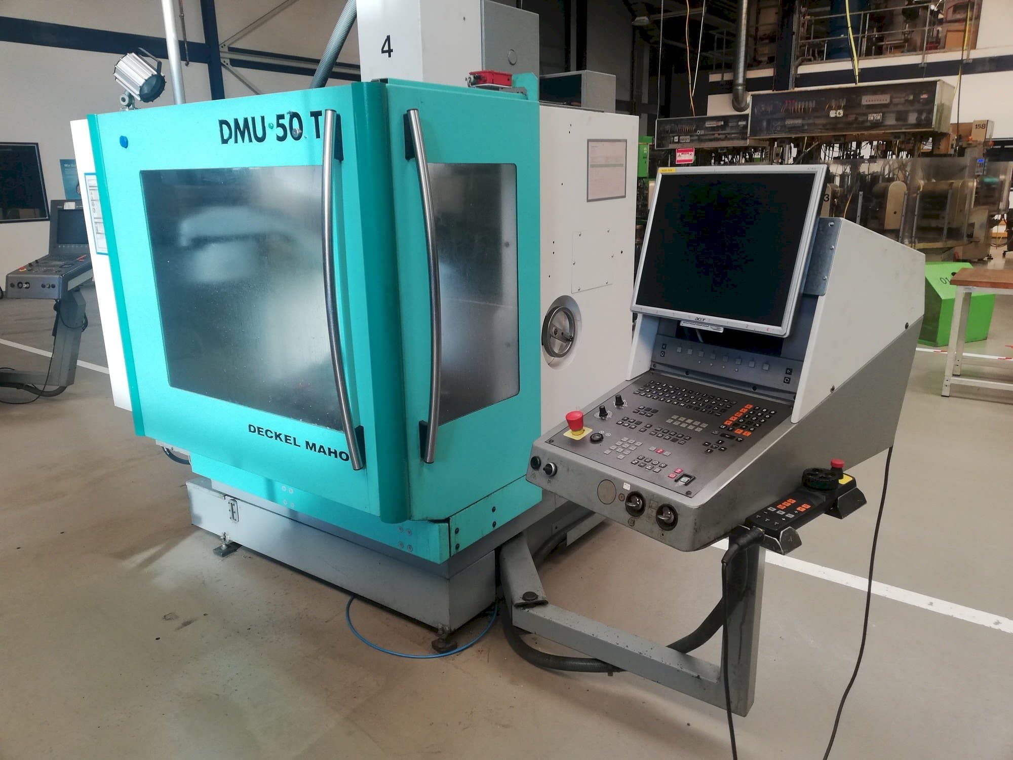 Frontansicht der DECKEL MAHO DMU 50T  Maschine