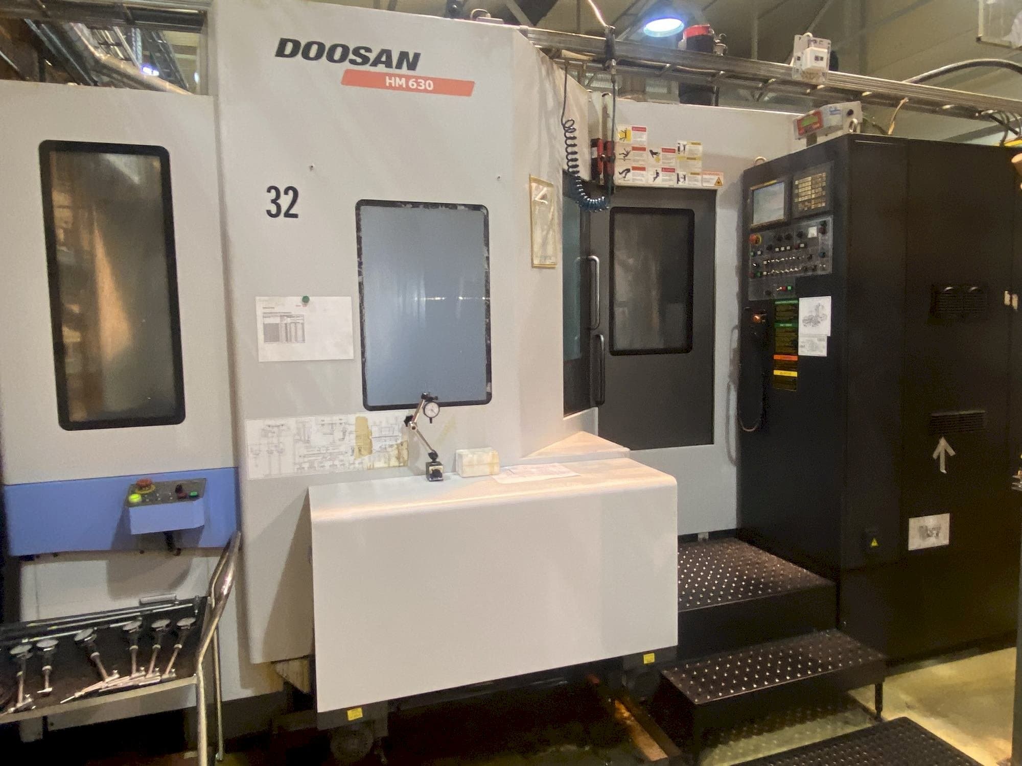 Frontansicht der DOOSAN HM 630 Maschine