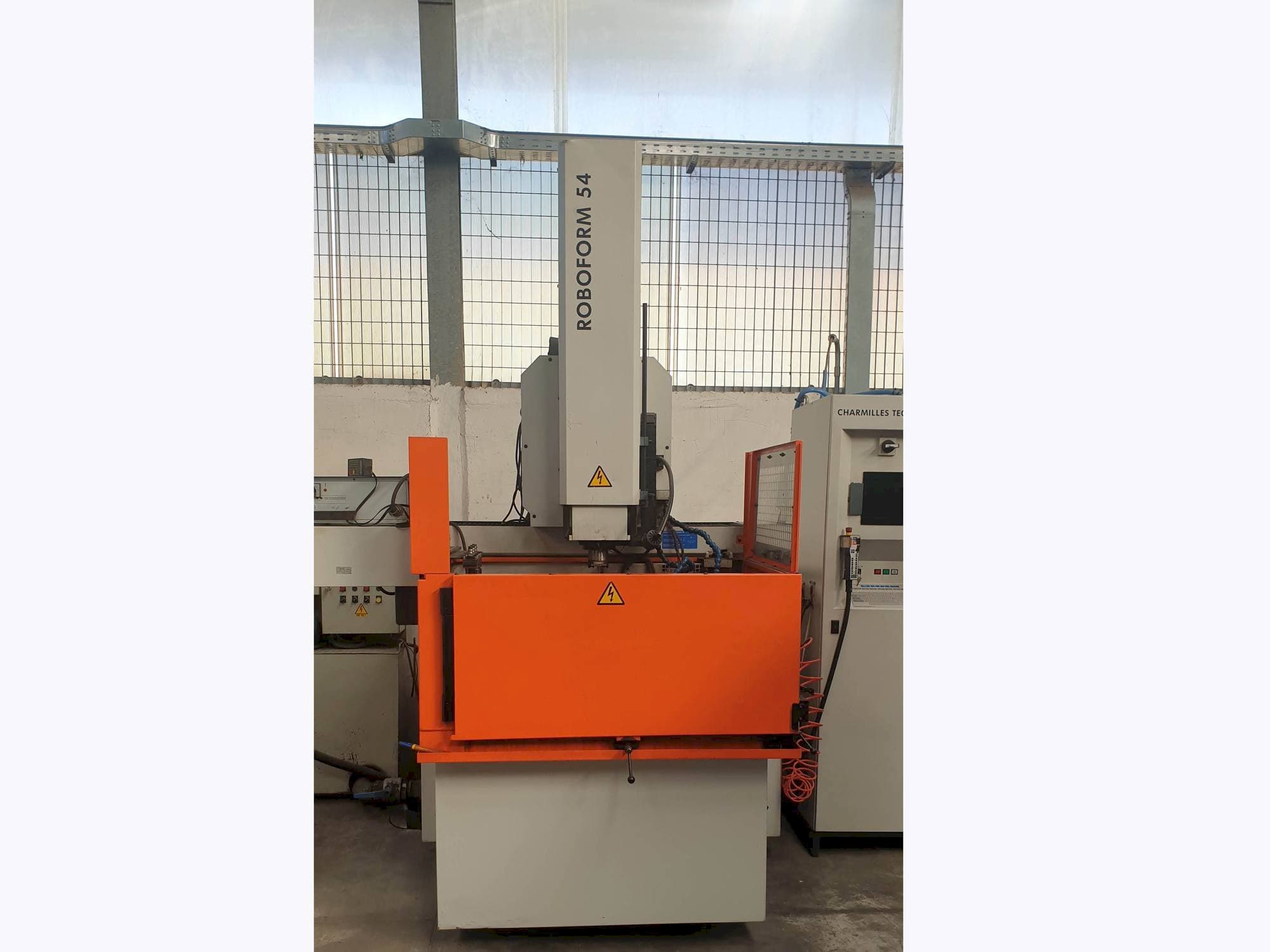 Frontansicht der CHARMILLES ROBOFORM 54  Maschine