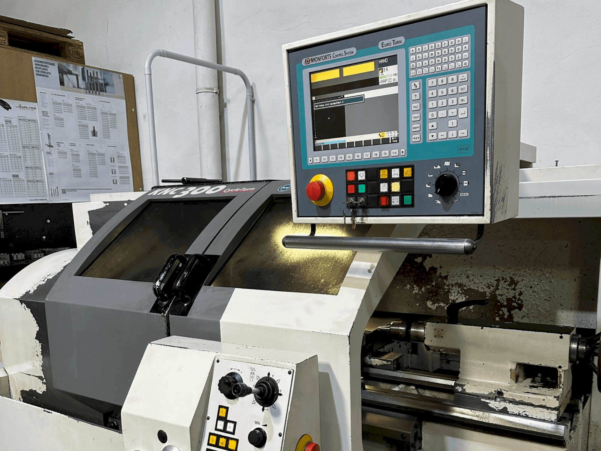 Frontansicht der Monforts KNC 300 CycleTurn  Maschine