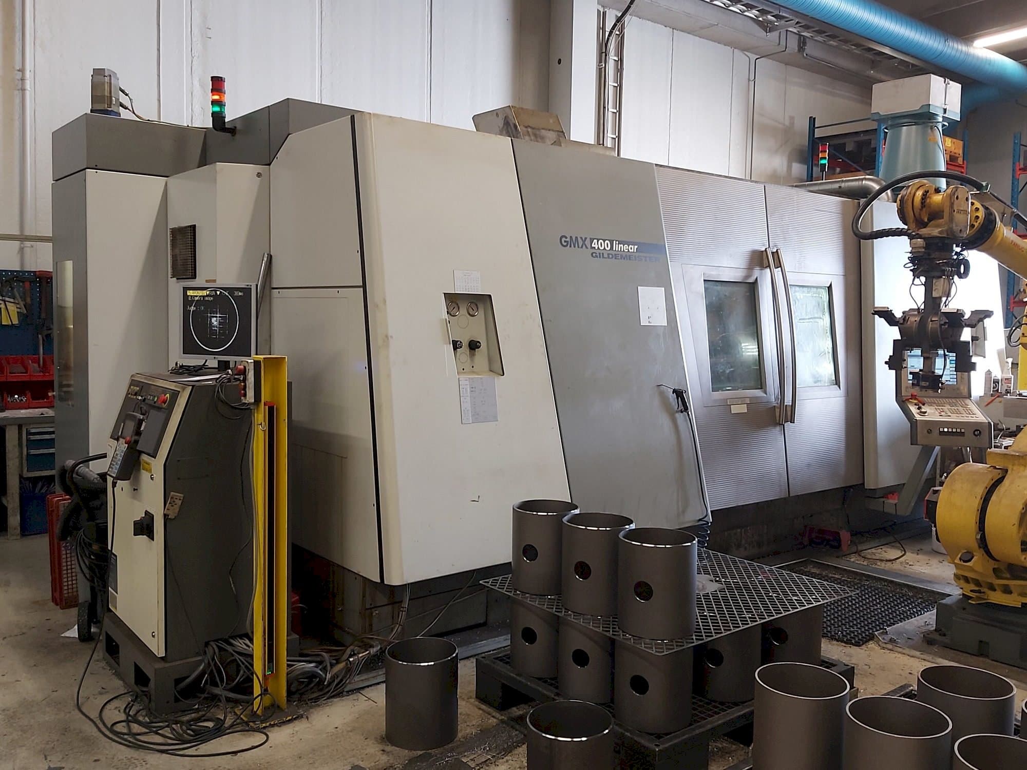 Frontansicht der Gildemeister GMX 400 Linear  Maschine