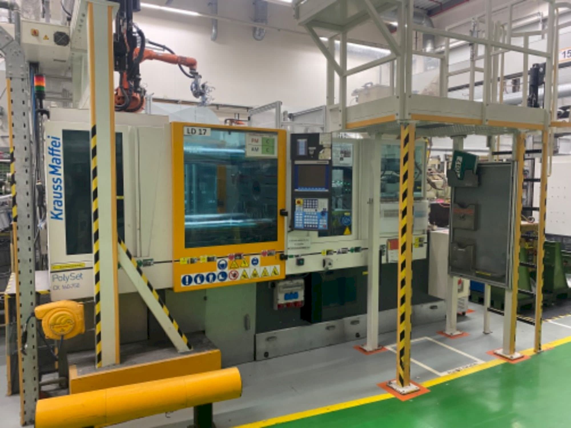 Frontansicht der Krauss Maffei 160/750 CX POL  Maschine