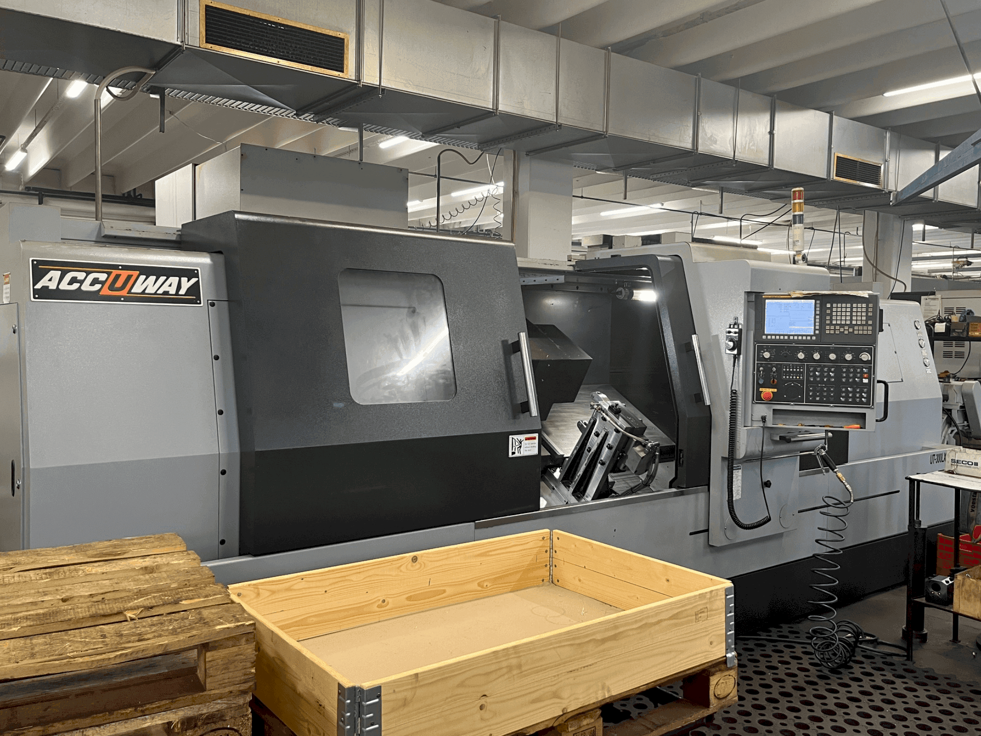 Frontansicht der ACCUWAY UT-300LX2M  Maschine