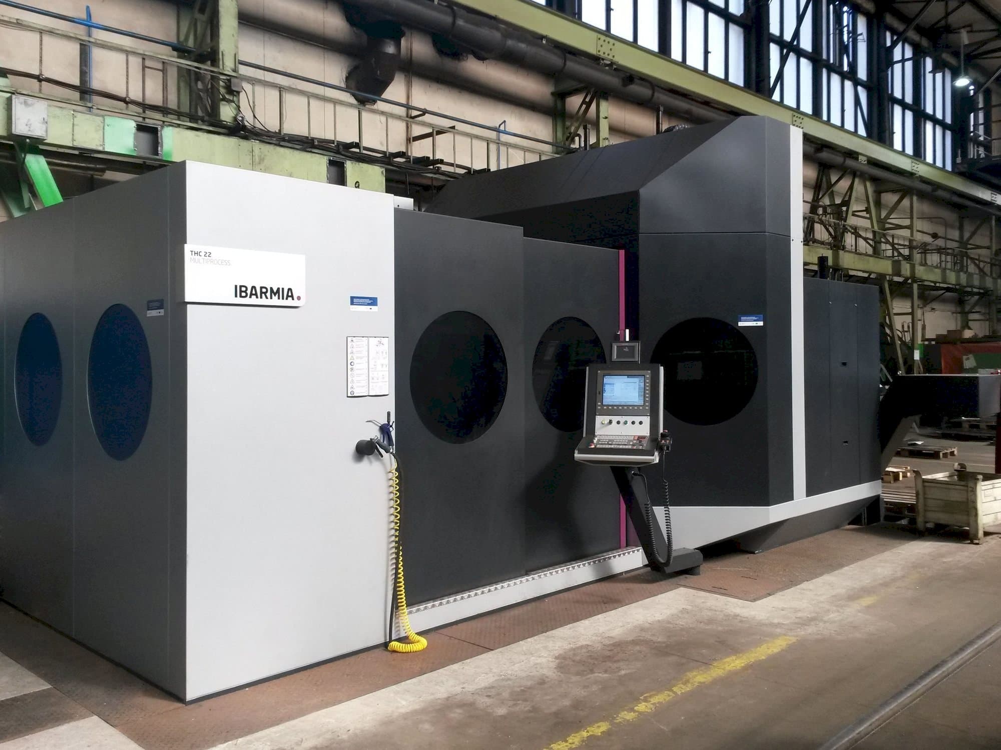 Frontansicht der IBARMIA THC 22 MULTIPROCESS  Maschine