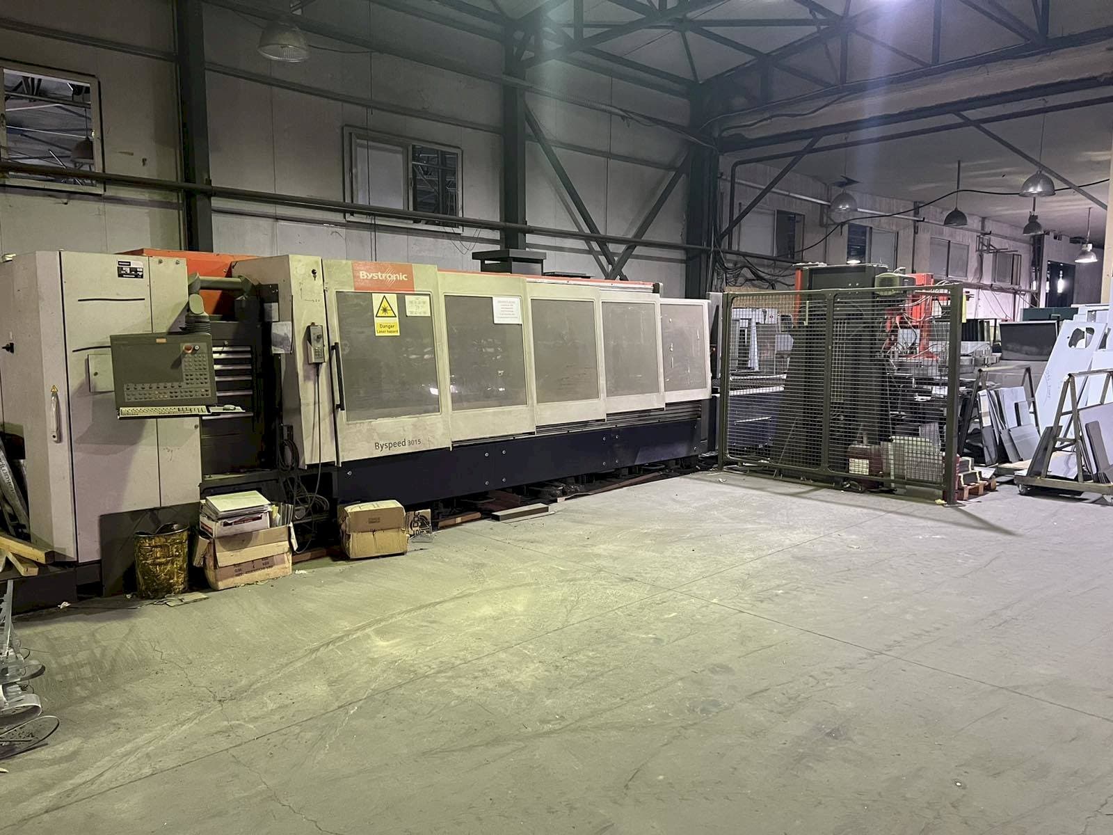 Frontansicht der Bystronic Byspeed 3015  Maschine