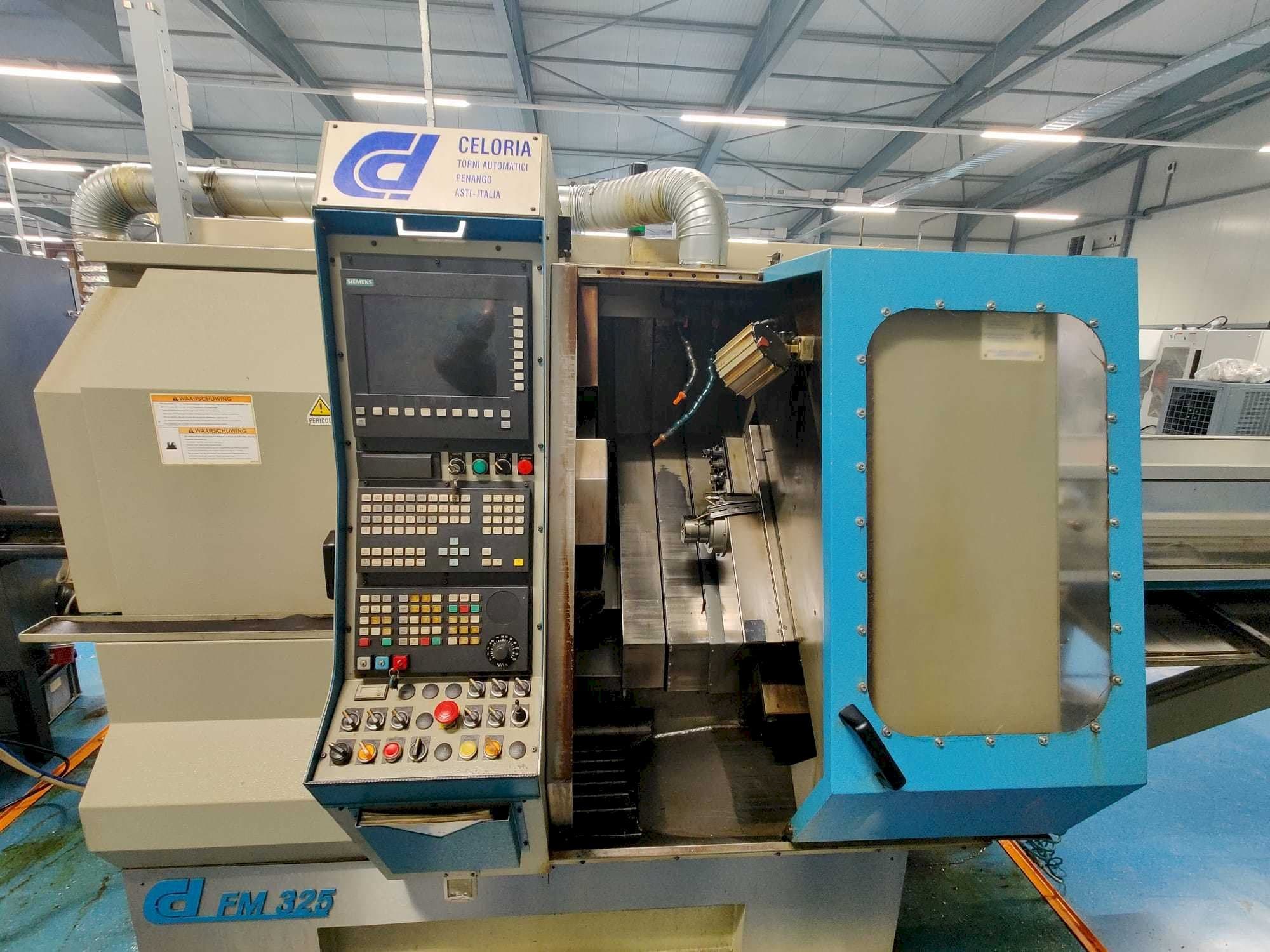 Frontansicht der Celoria CD/FM 325  Maschine