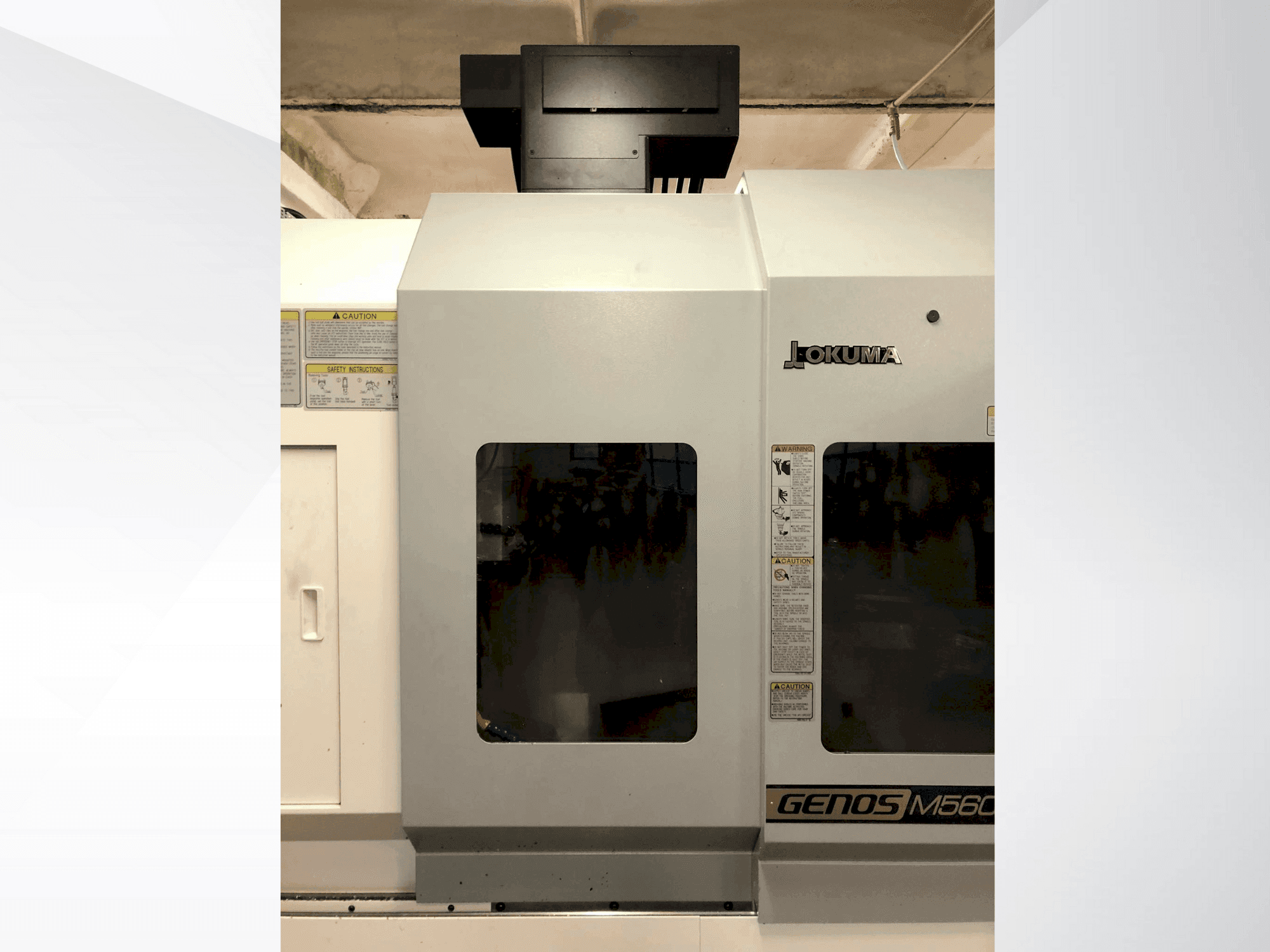 Frontansicht der Okuma Genos M569 –V8  Maschine