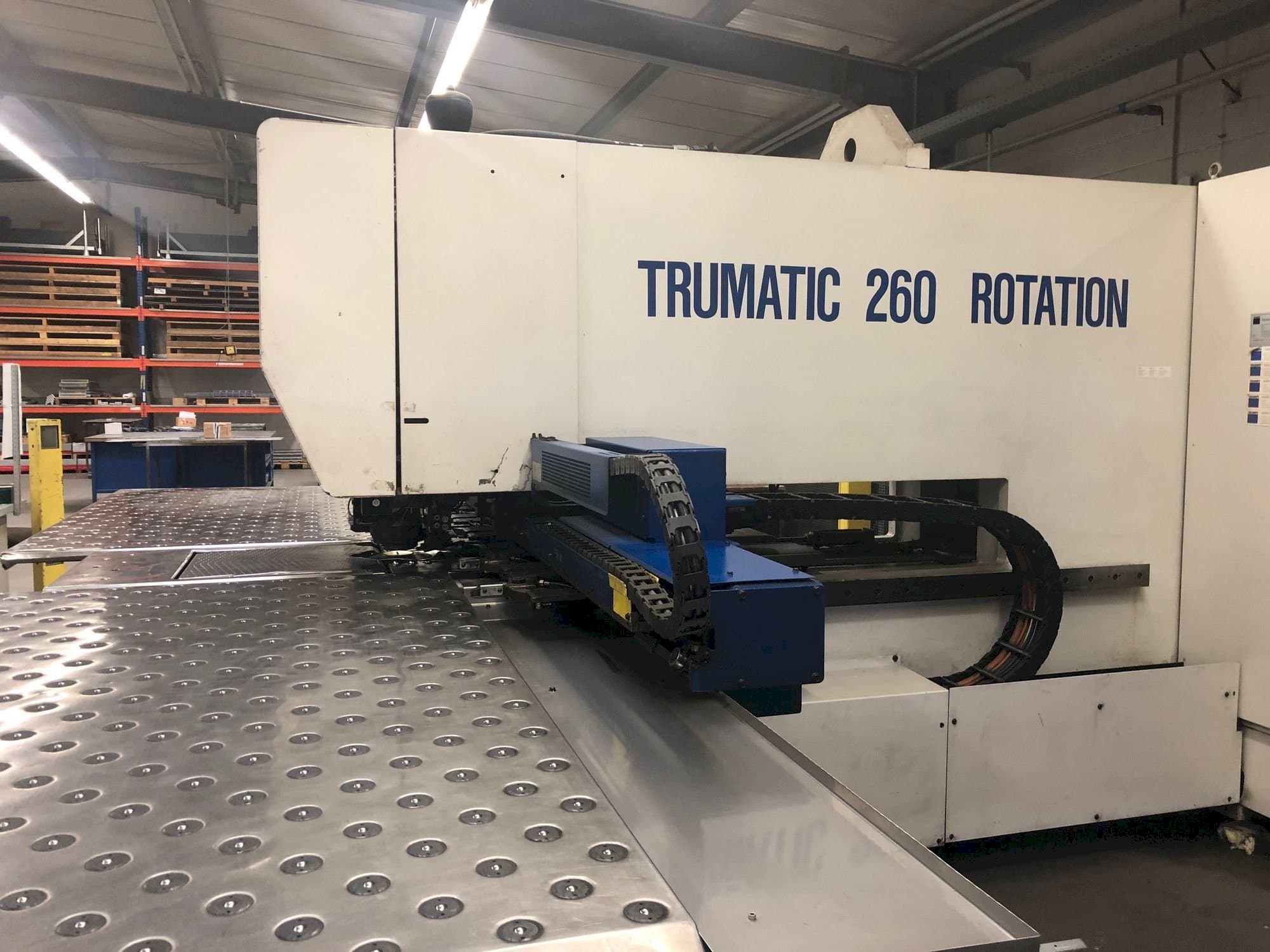 Linke Seitenansicht der Trumpf Trumatic 260  Maschine