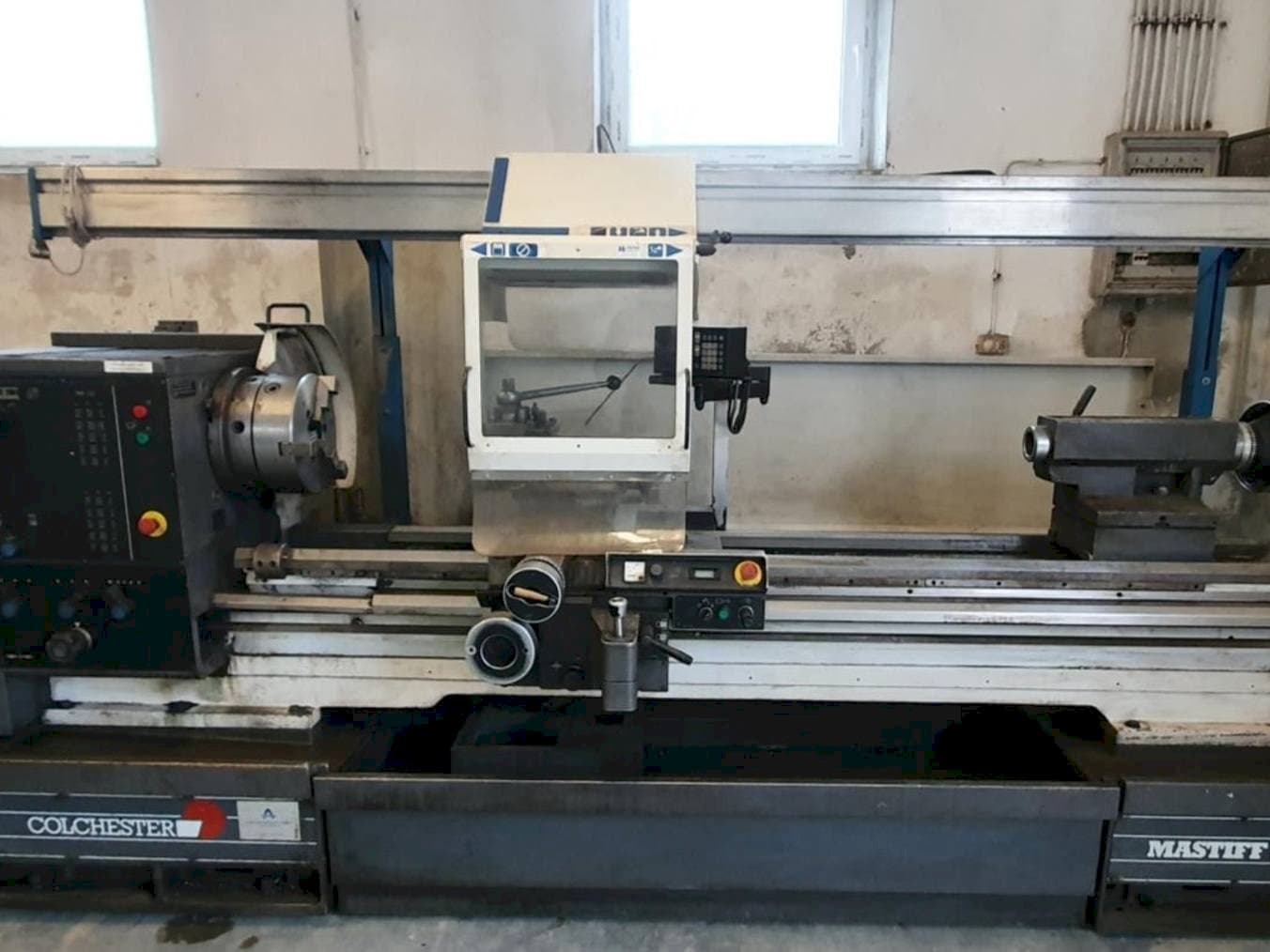 Frontansicht der Colchester MASTIFF V/S 1800  Maschine