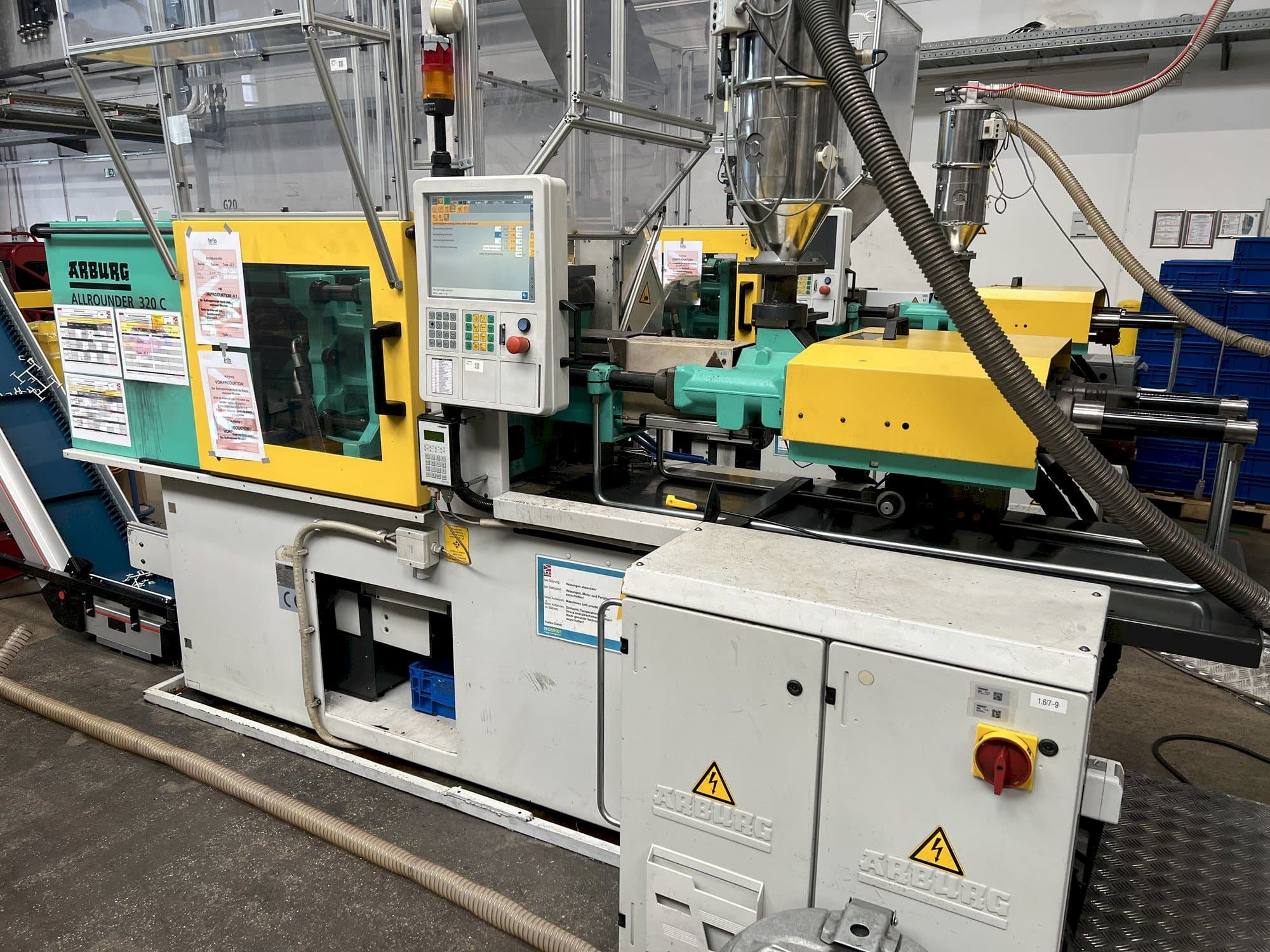 Frontansicht der Arburg Allrounder 320C 500 - 170  Maschine