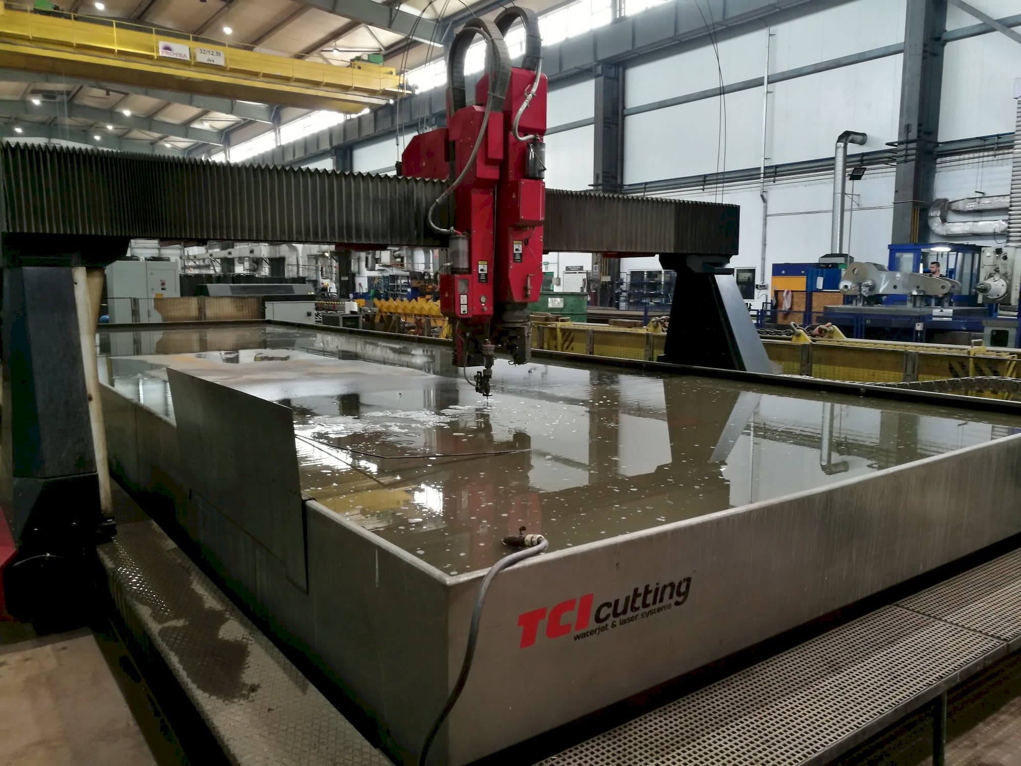 Frontansicht der TCI BP-H 30120-1  Maschine