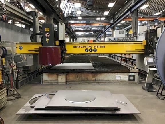 Frontansicht der ESAB NXB 6500  Maschine