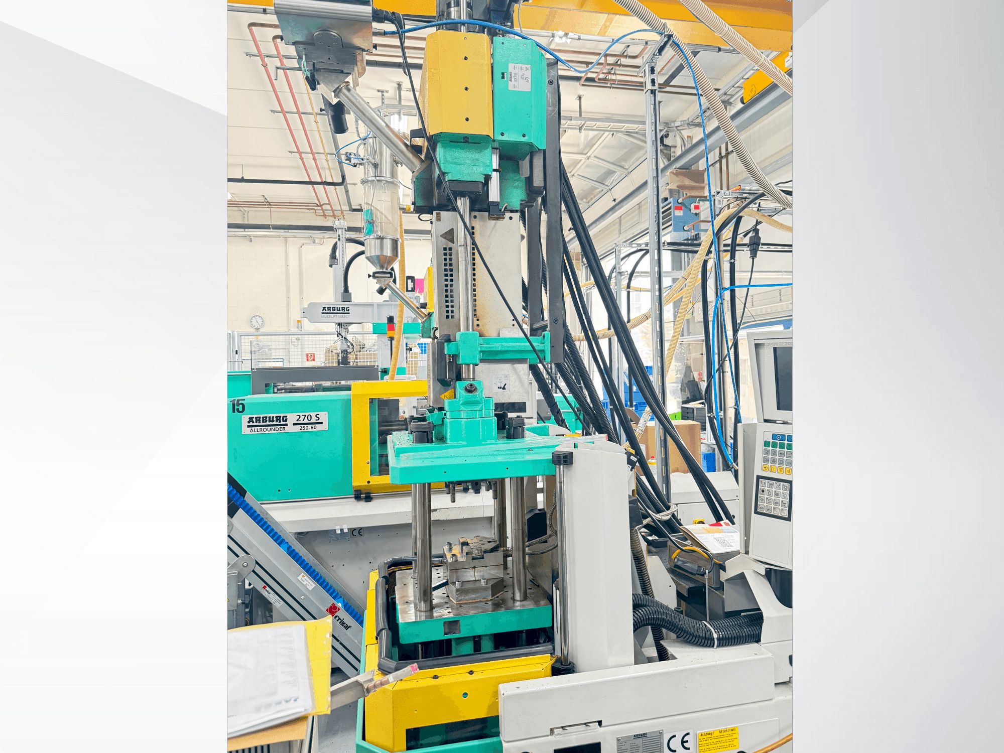 Frontansicht der Arburg 220 S 150-60U  Maschine