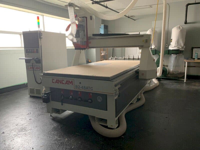 Frontansicht der CanCam B2-48 ATC  Maschine