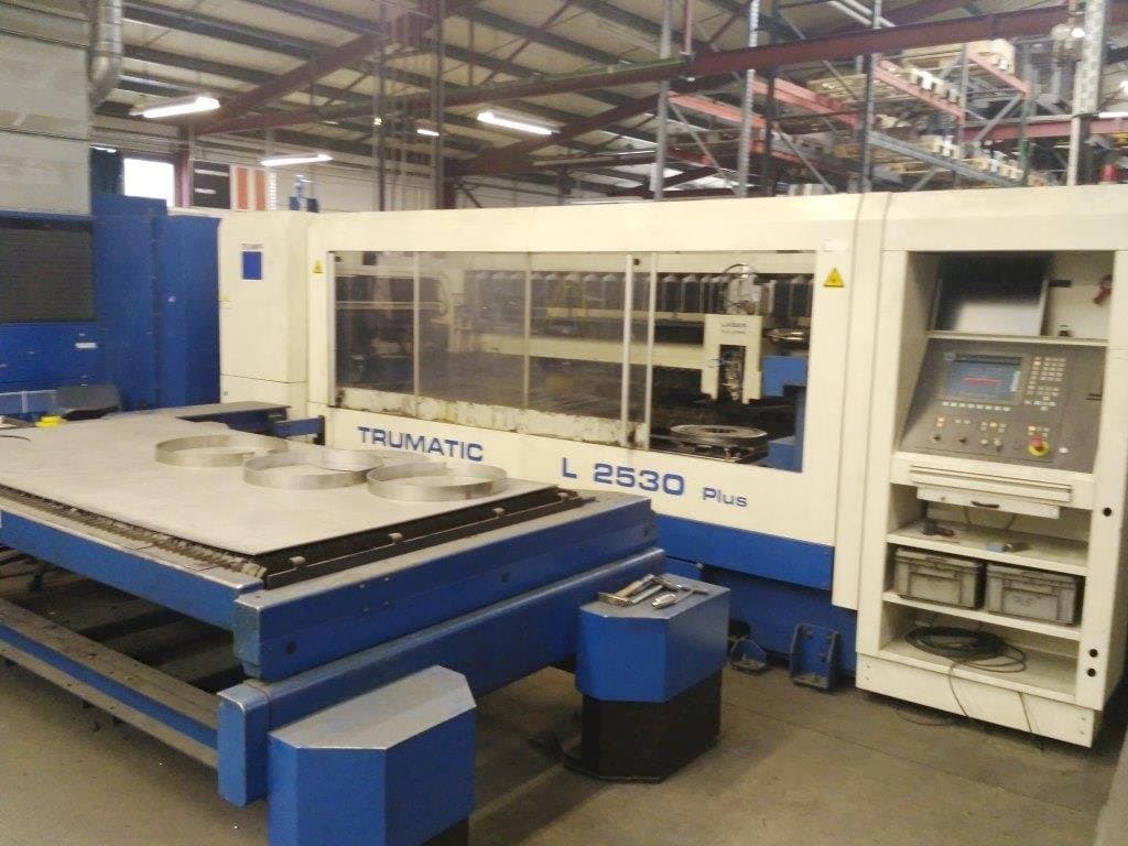 Frontansicht der Trumpf TRUMATIC L 2530  Maschine