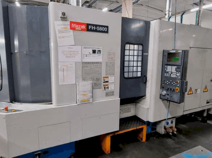 Frontansicht der Mazak FH 5800 Maschine