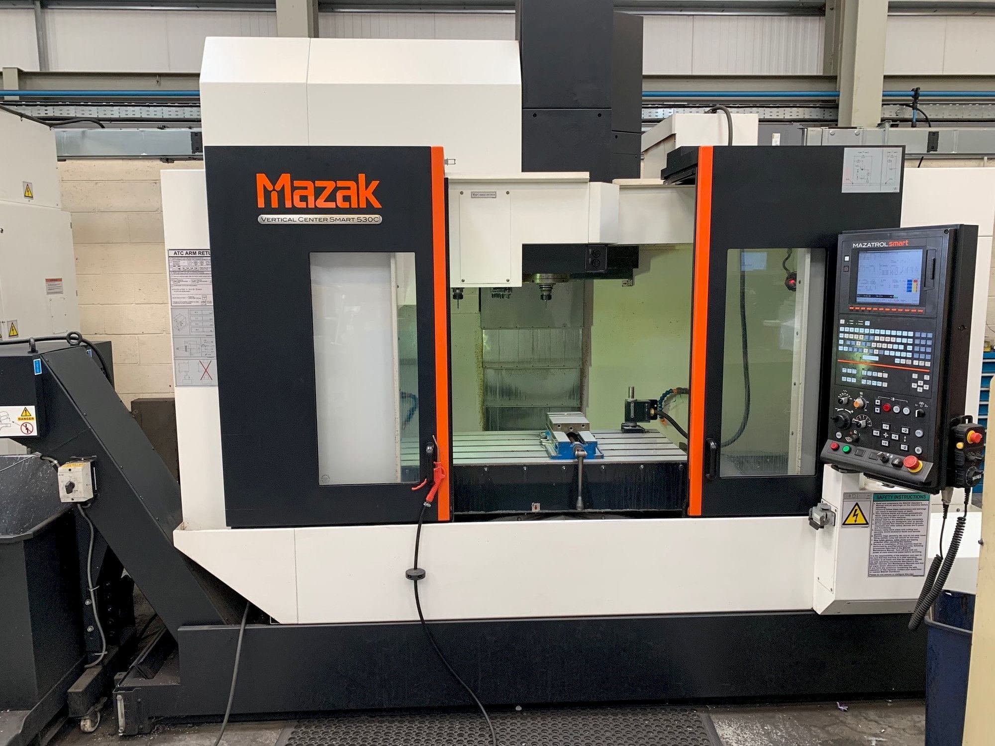 Frontansicht der Mazak Smart 530C  Maschine