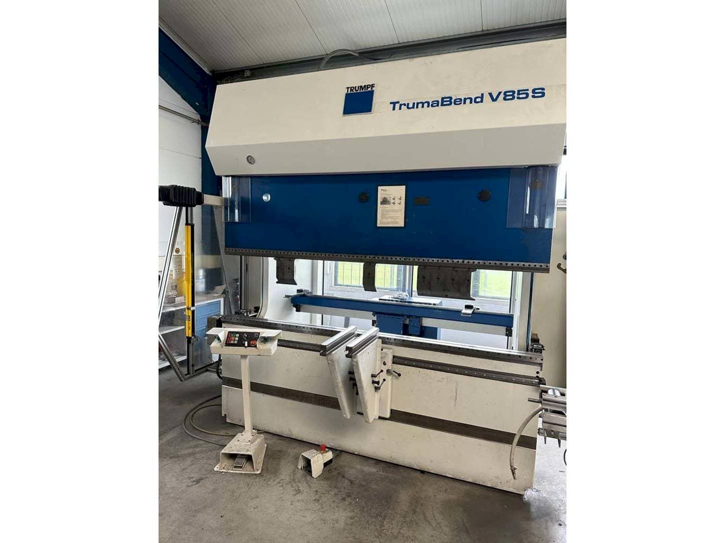 Frontansicht der Trumpf TrumaBend V85S  Maschine