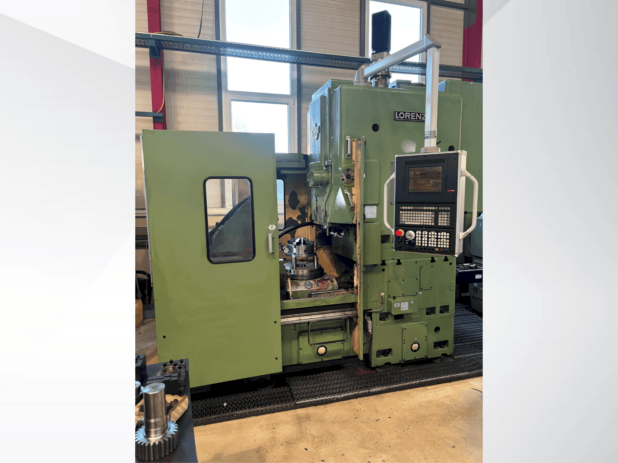 Frontansicht der LORENZ LS 420  Maschine