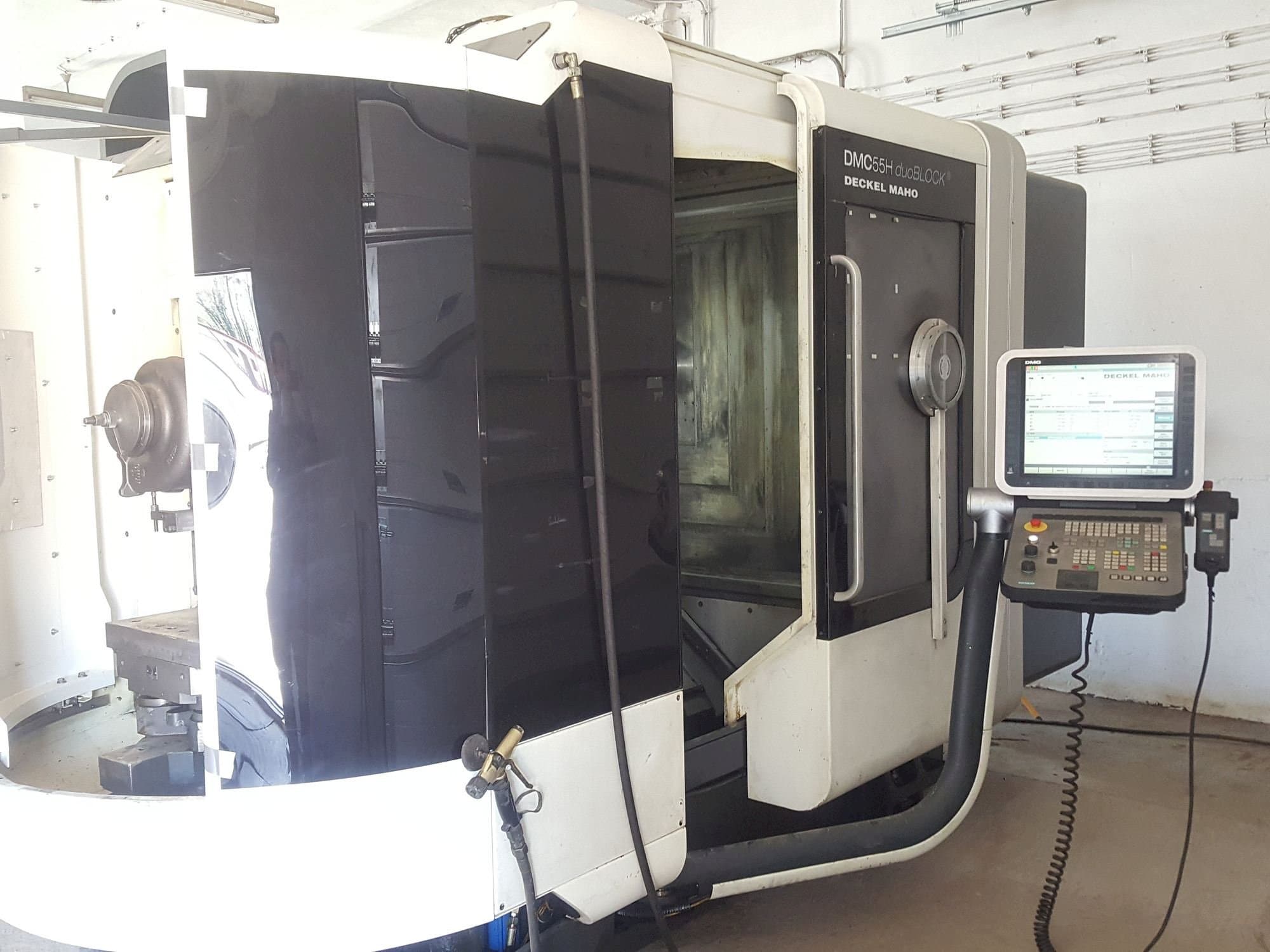 Frontansicht der DECKEL MAHO DMC55H duoBLOCK  Maschine