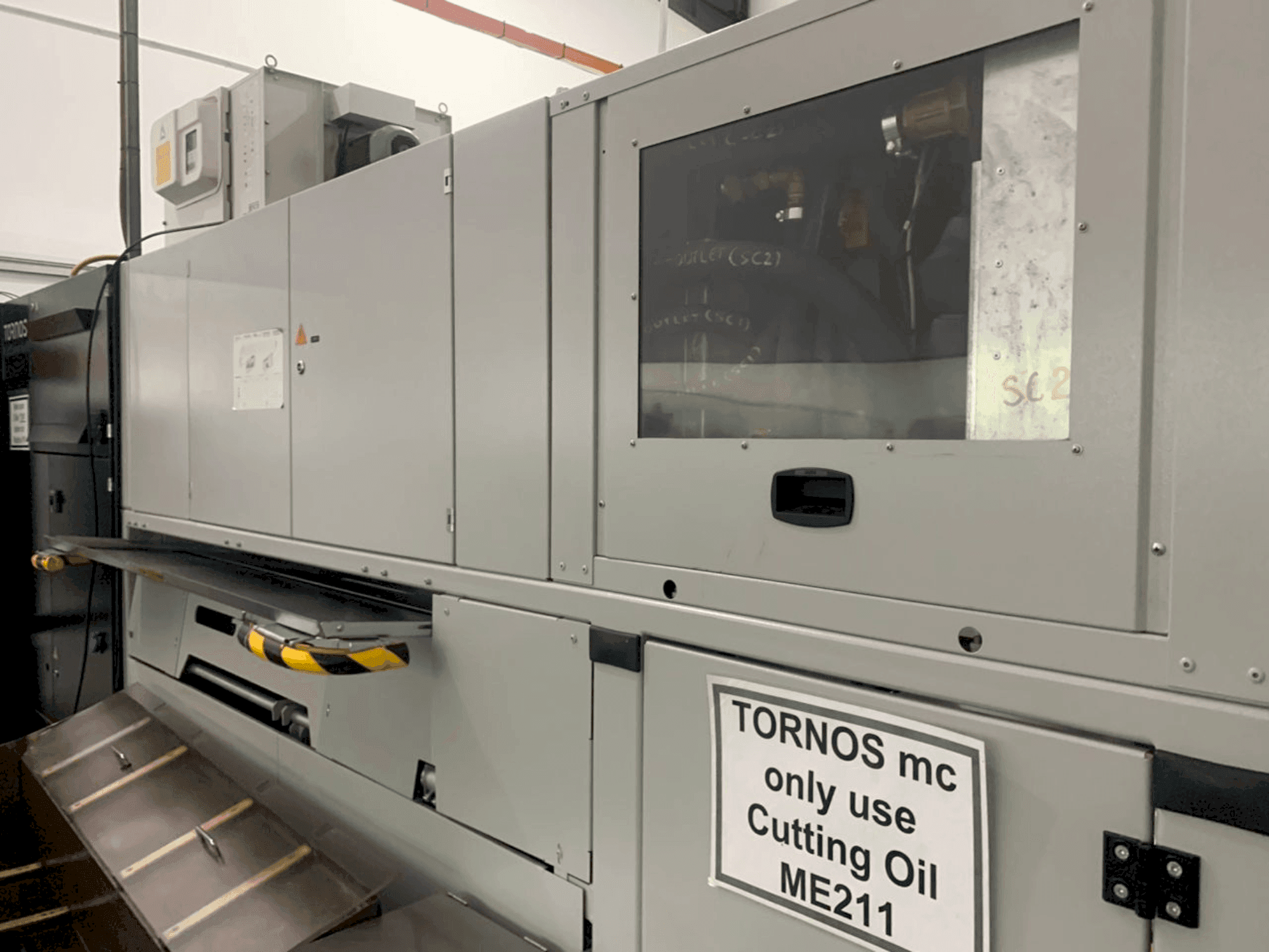 Frontansicht der TORNOS MultiSwiss 6x16  Maschine