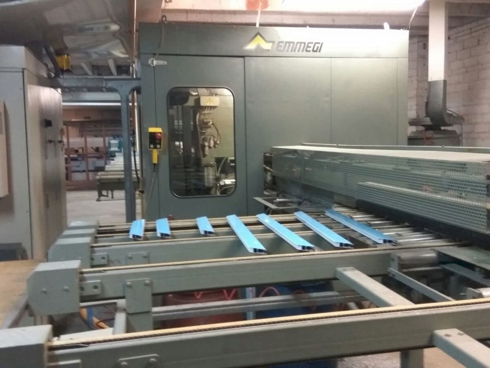 Frontansicht der Emmegi Quadra  Maschine