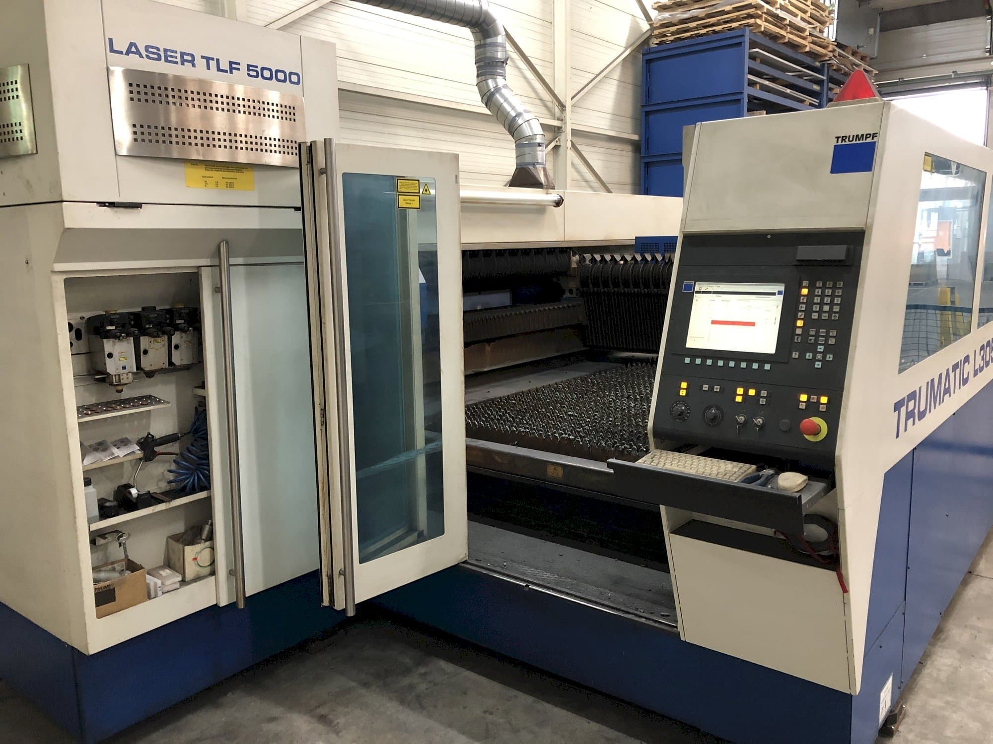 Frontansicht der Trumpf Trumatic L3050  Maschine