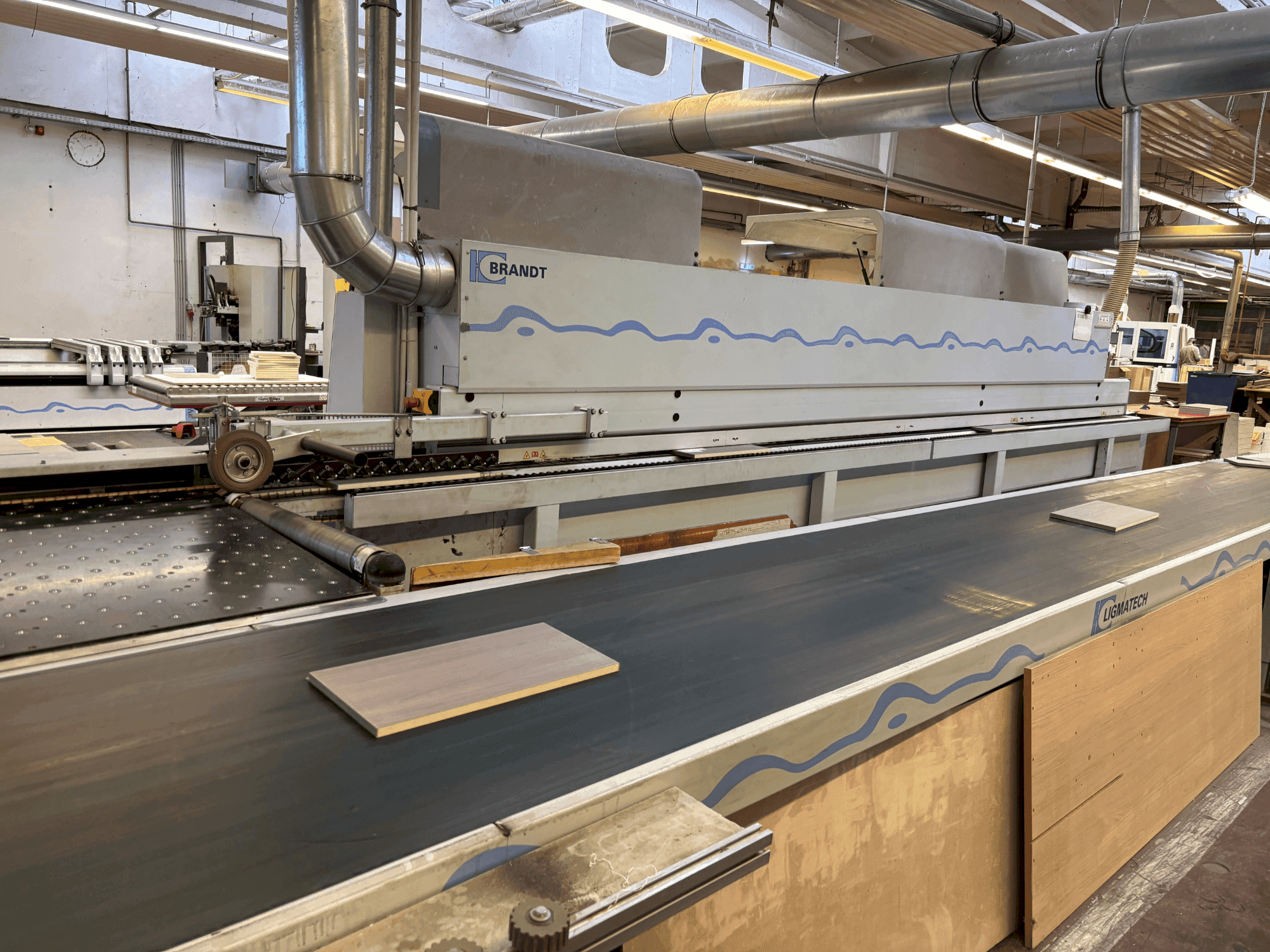 Frontansicht der BRANDT KDF 680  Maschine