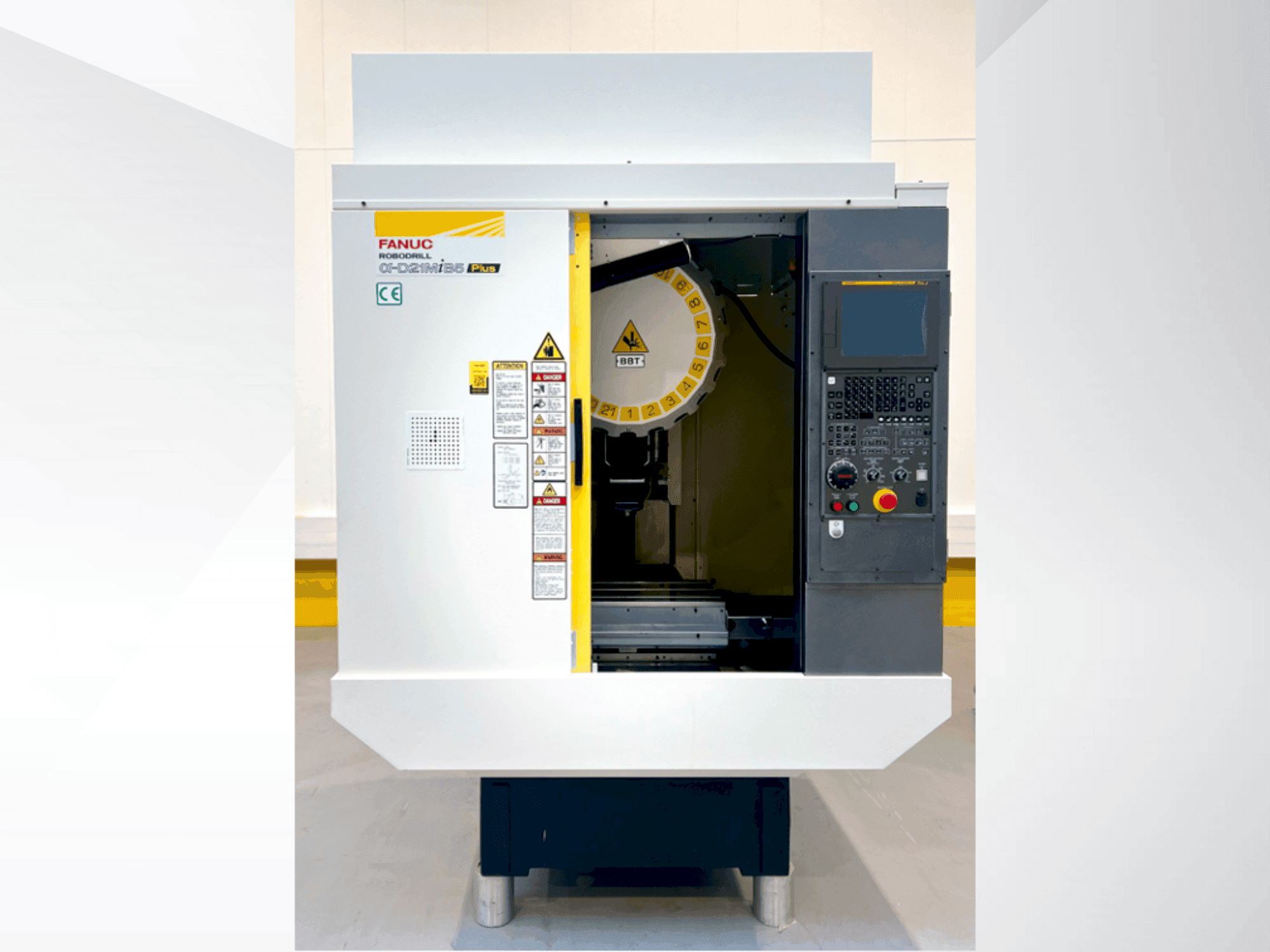 Frontansicht der FANUC ROBODRILL α-D21MiB5 Plus  Maschine