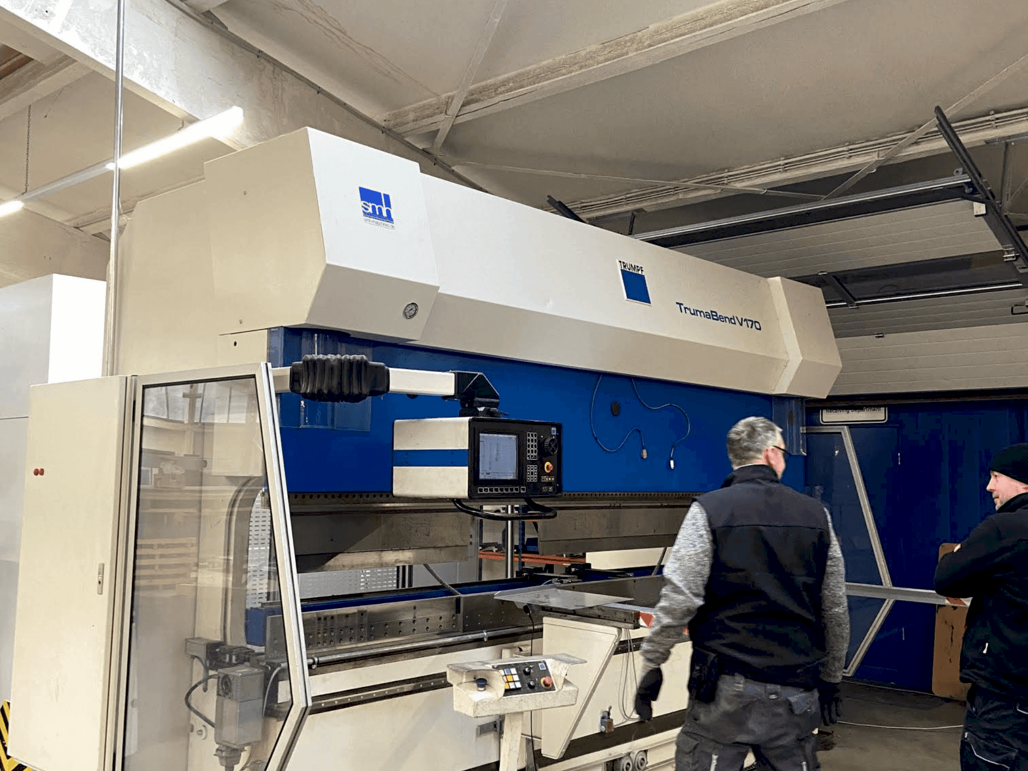 Frontansicht der TRUMPF TrumaBend V170  Maschine