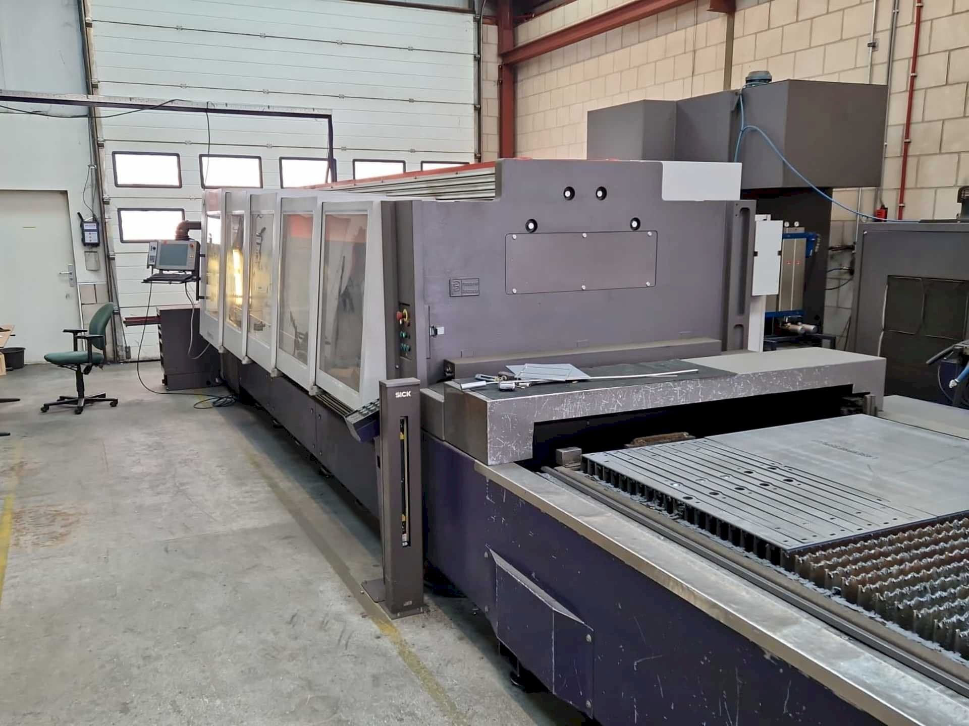 Frontansicht der Bystronic BySpeed 3015  Maschine