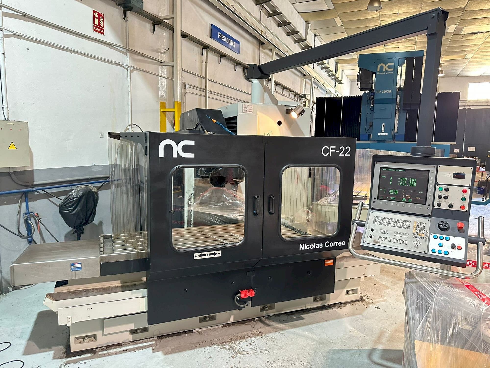 Frontansicht der Nicolas Correa CF22/20  Maschine