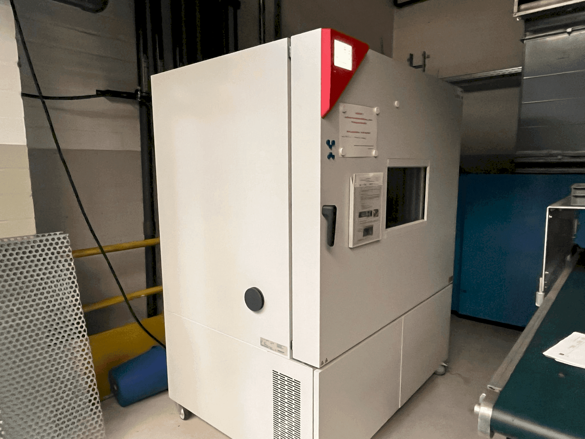 Frontansicht der BINDER MKFT 720  Maschine